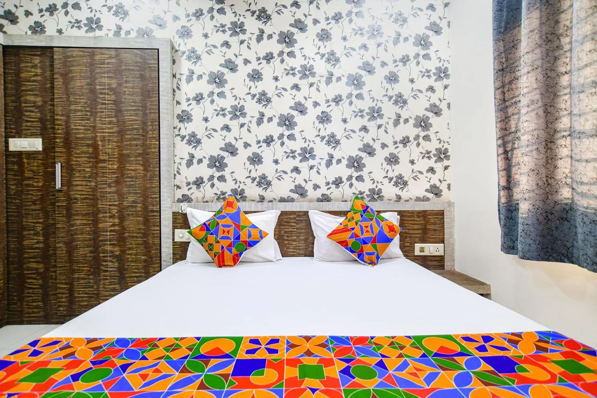 Bed in FabExpress Olive Inn