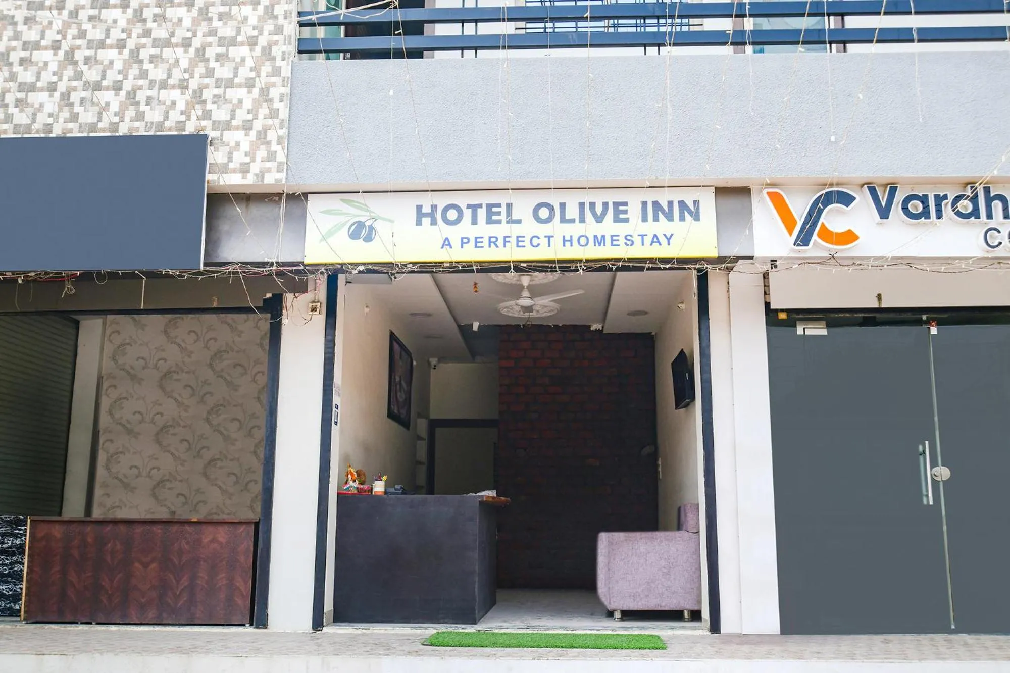 Facade/entrance in FabExpress Olive Inn