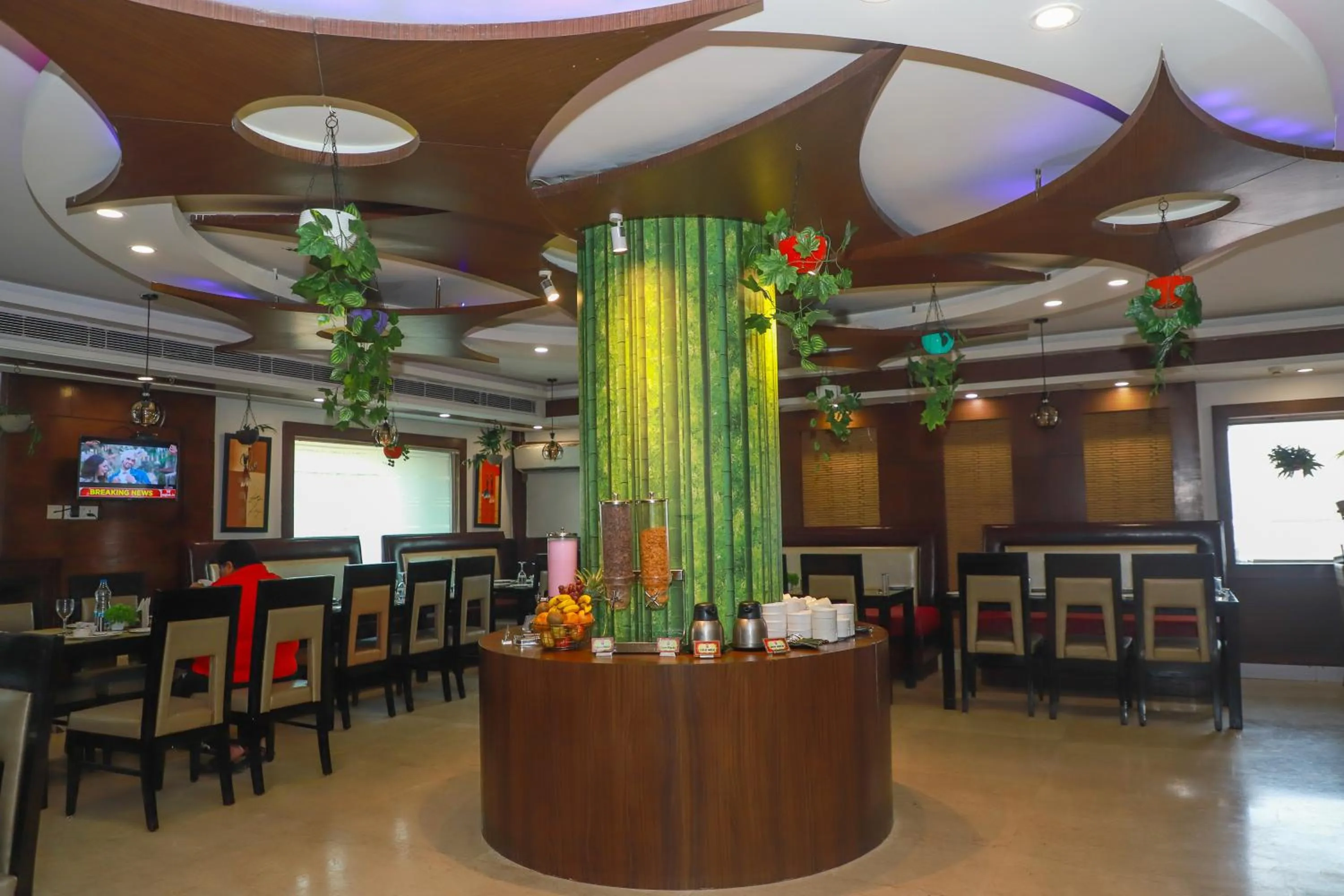 Restaurant/places to eat in The Vaishnavi