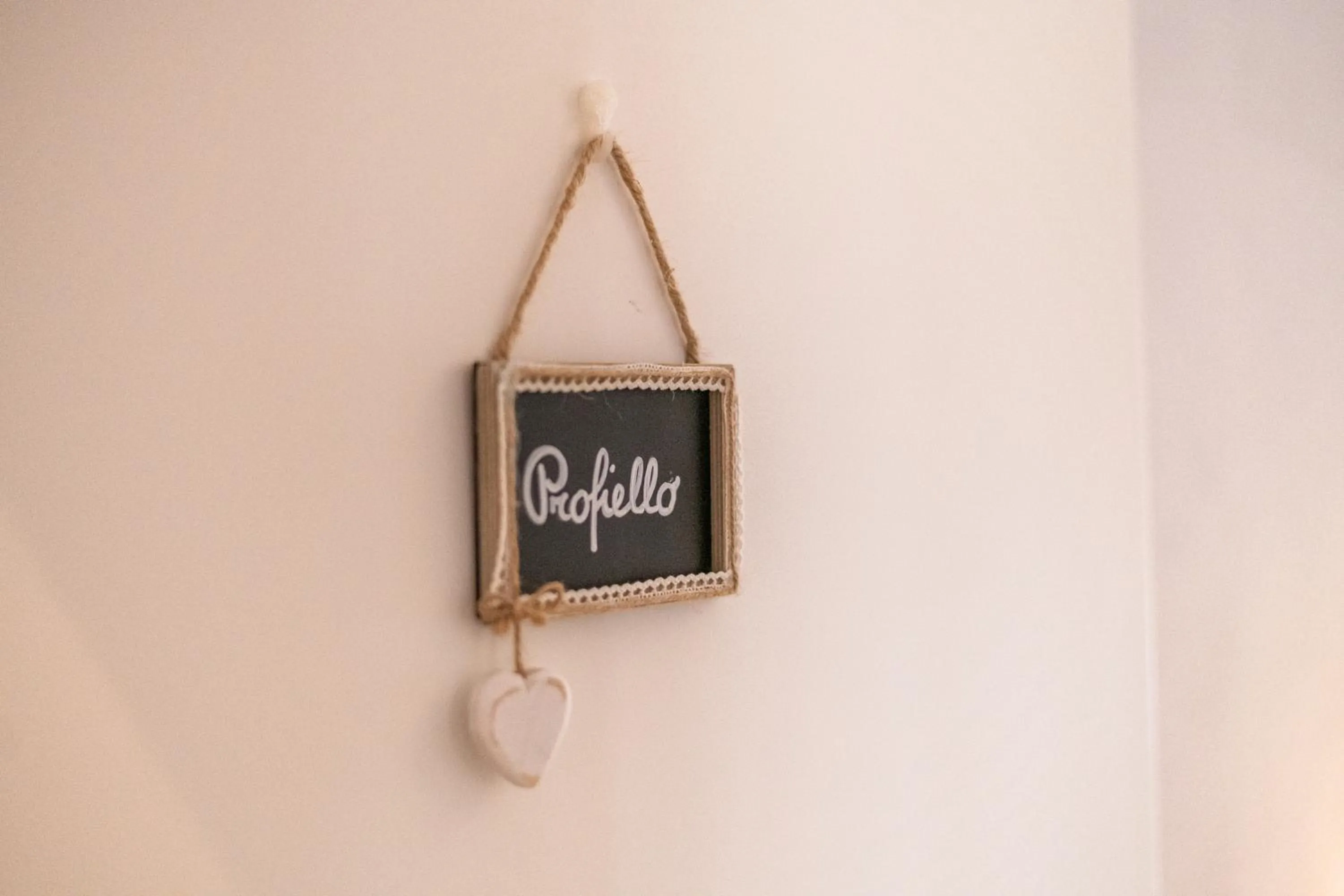 Decorative detail in La Vecchia Tenenza B&B