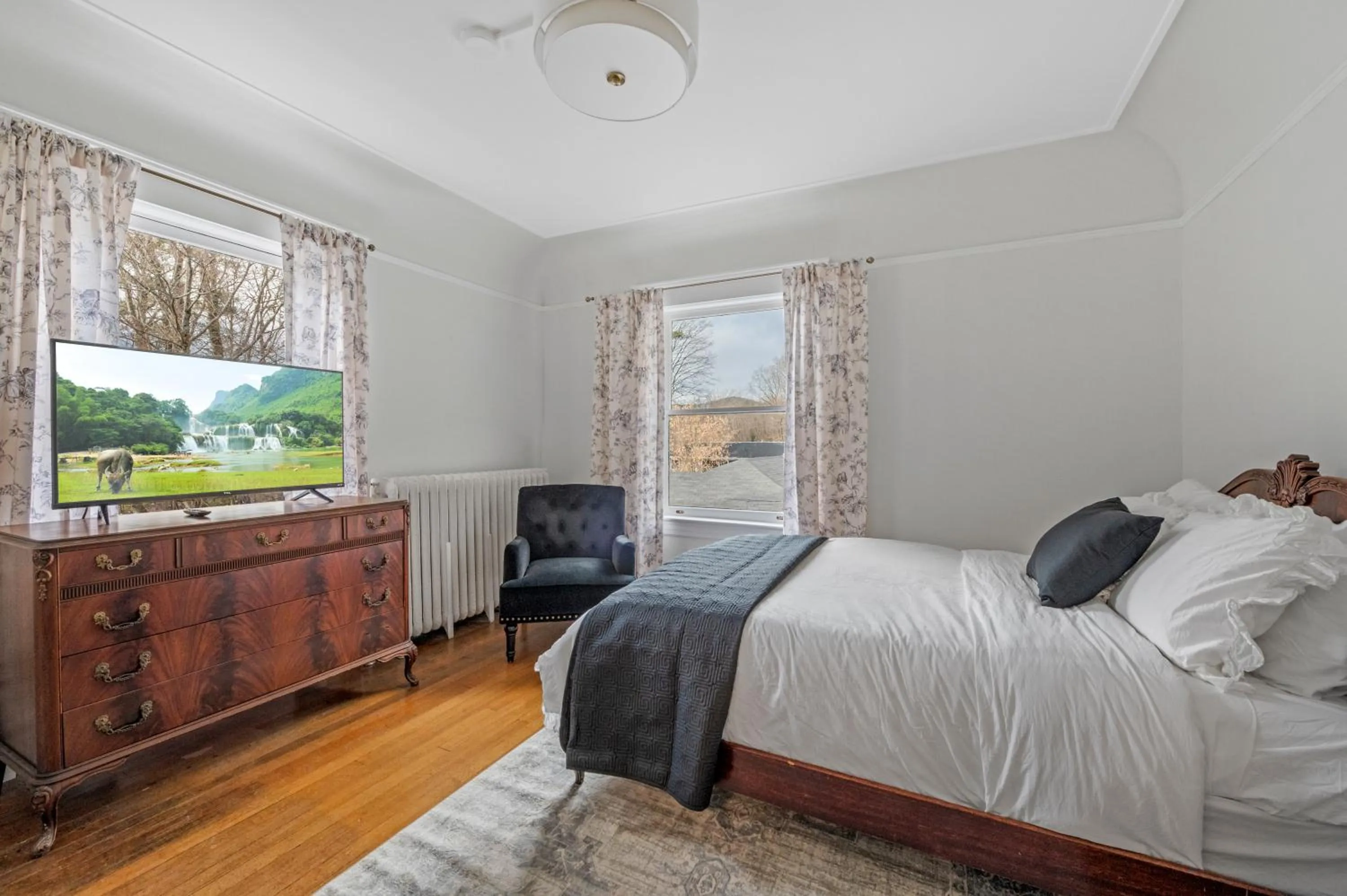 Bed in The Hartness House