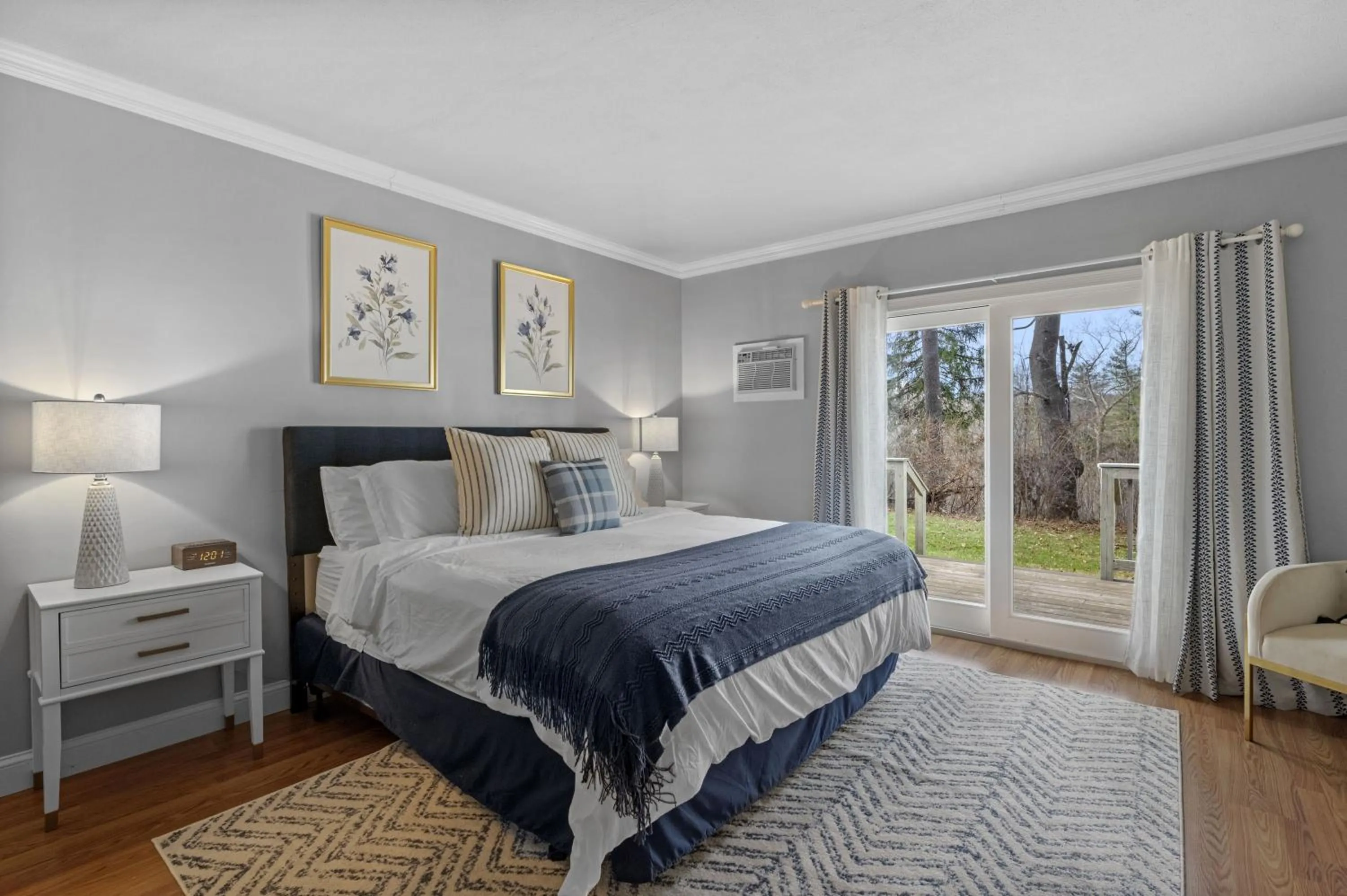 Bed in The Hartness House