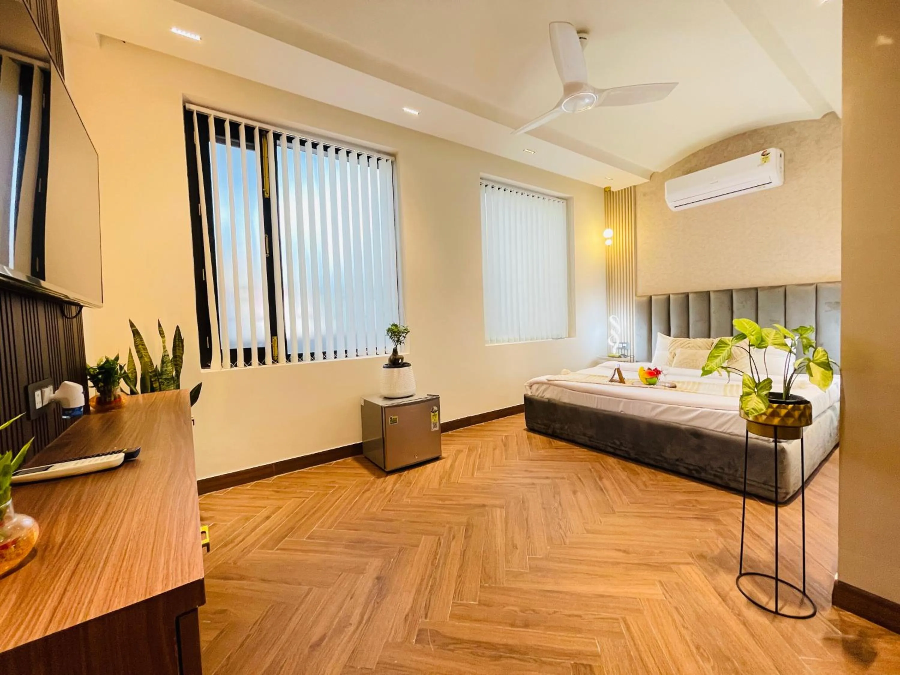 Bed in Bedchambers Stay near Select Citywalk, Saket