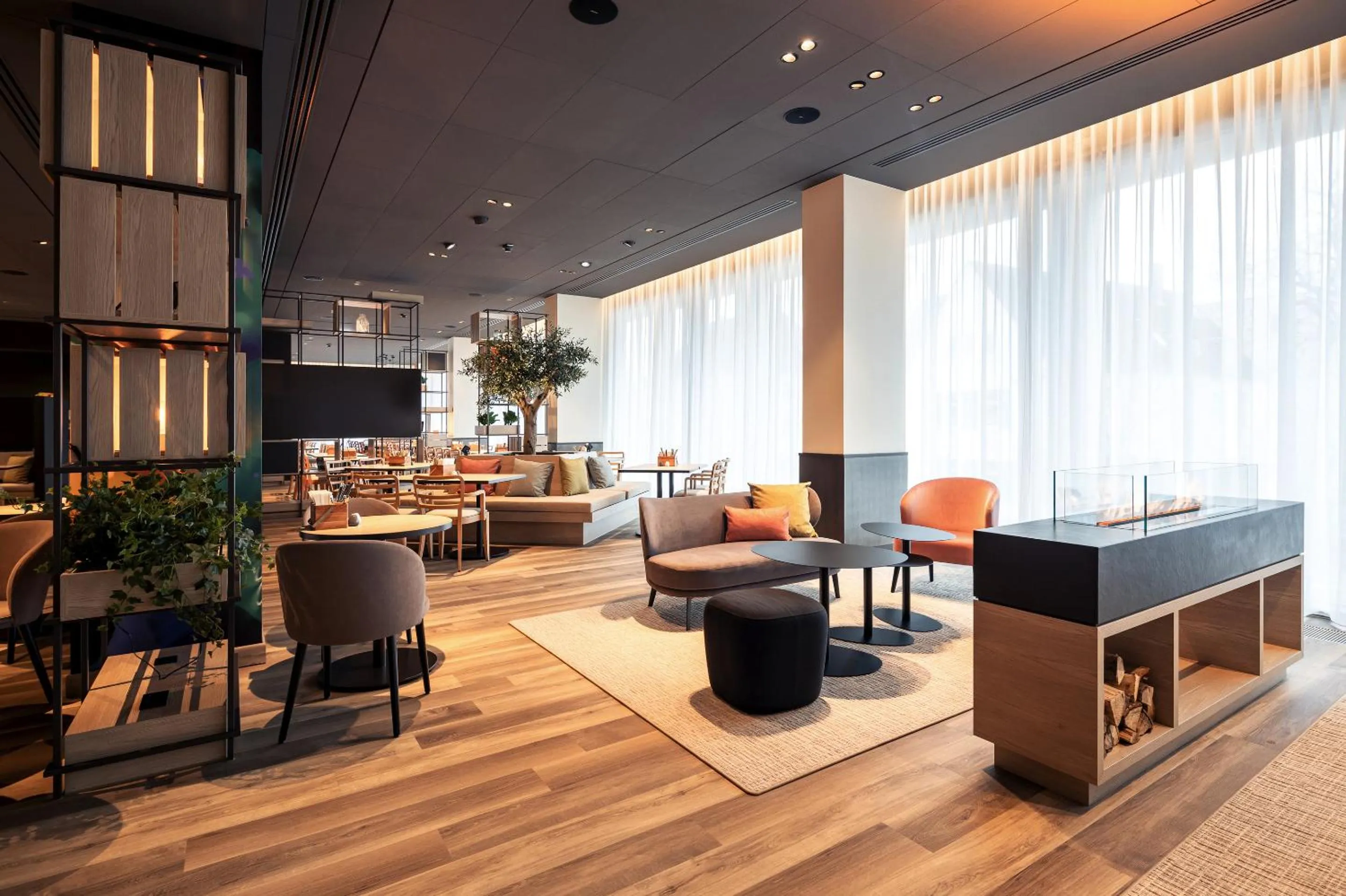 Seating area in IntercityHotel Paderborn
