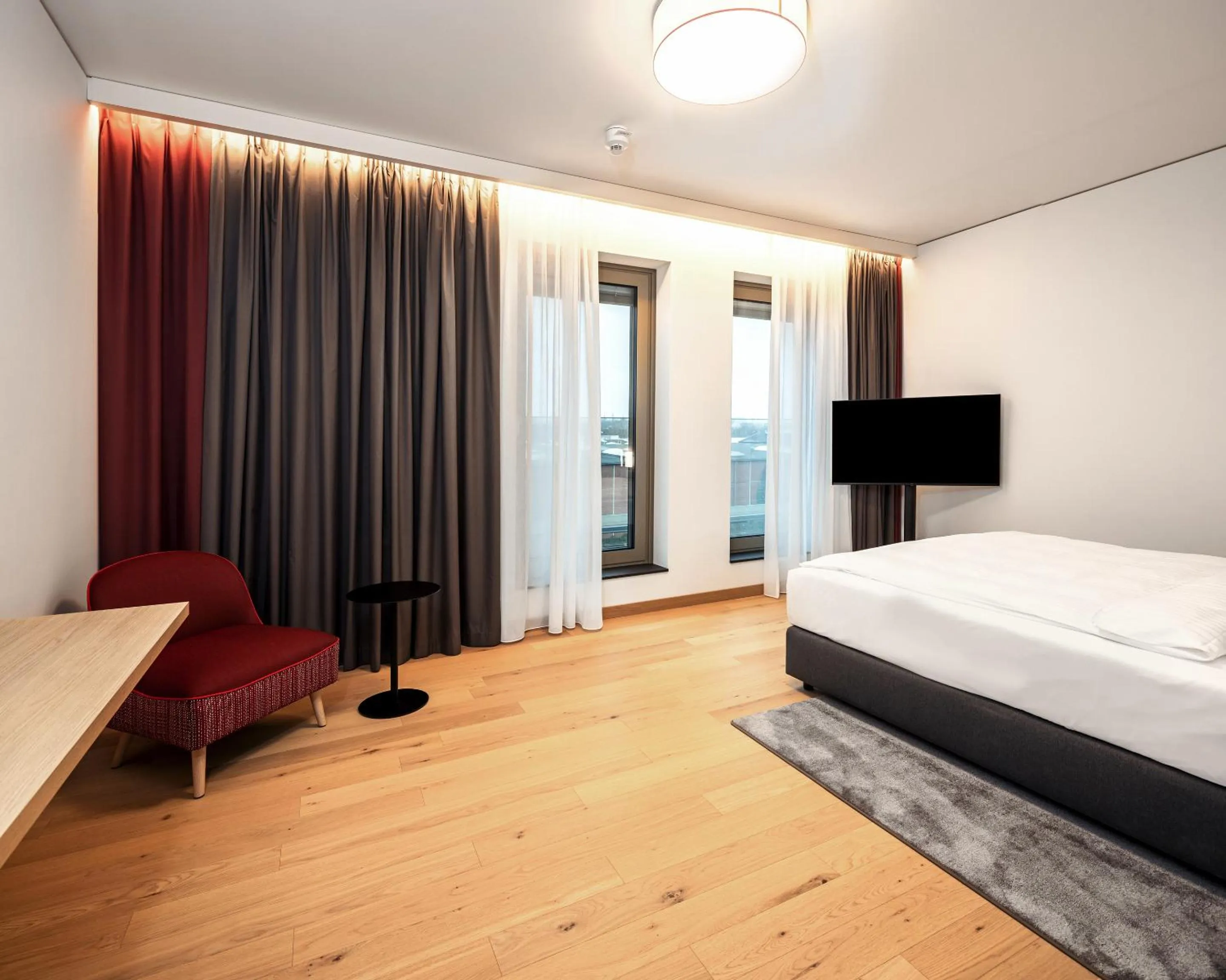 Photo of the whole room, Bed in IntercityHotel Paderborn