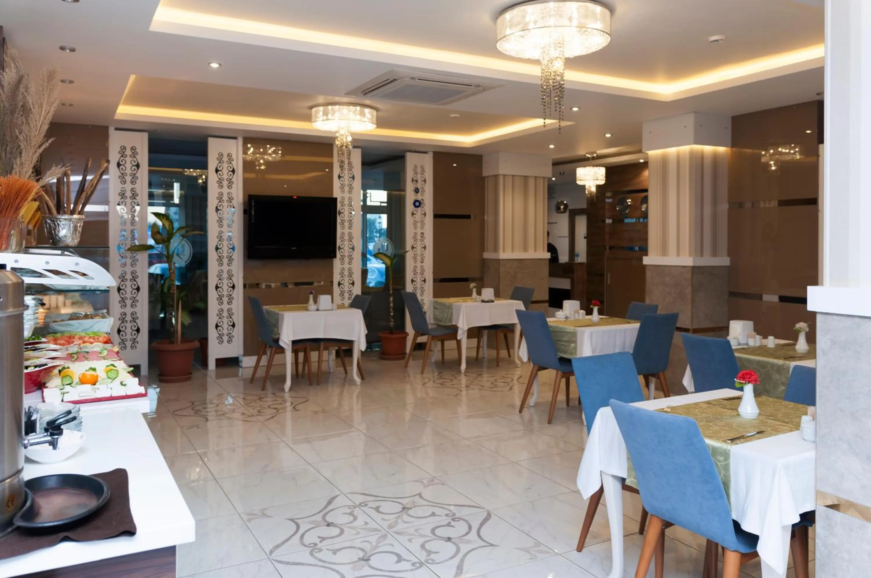 Restaurant/places to eat in PARK YALÇIN HOTEL