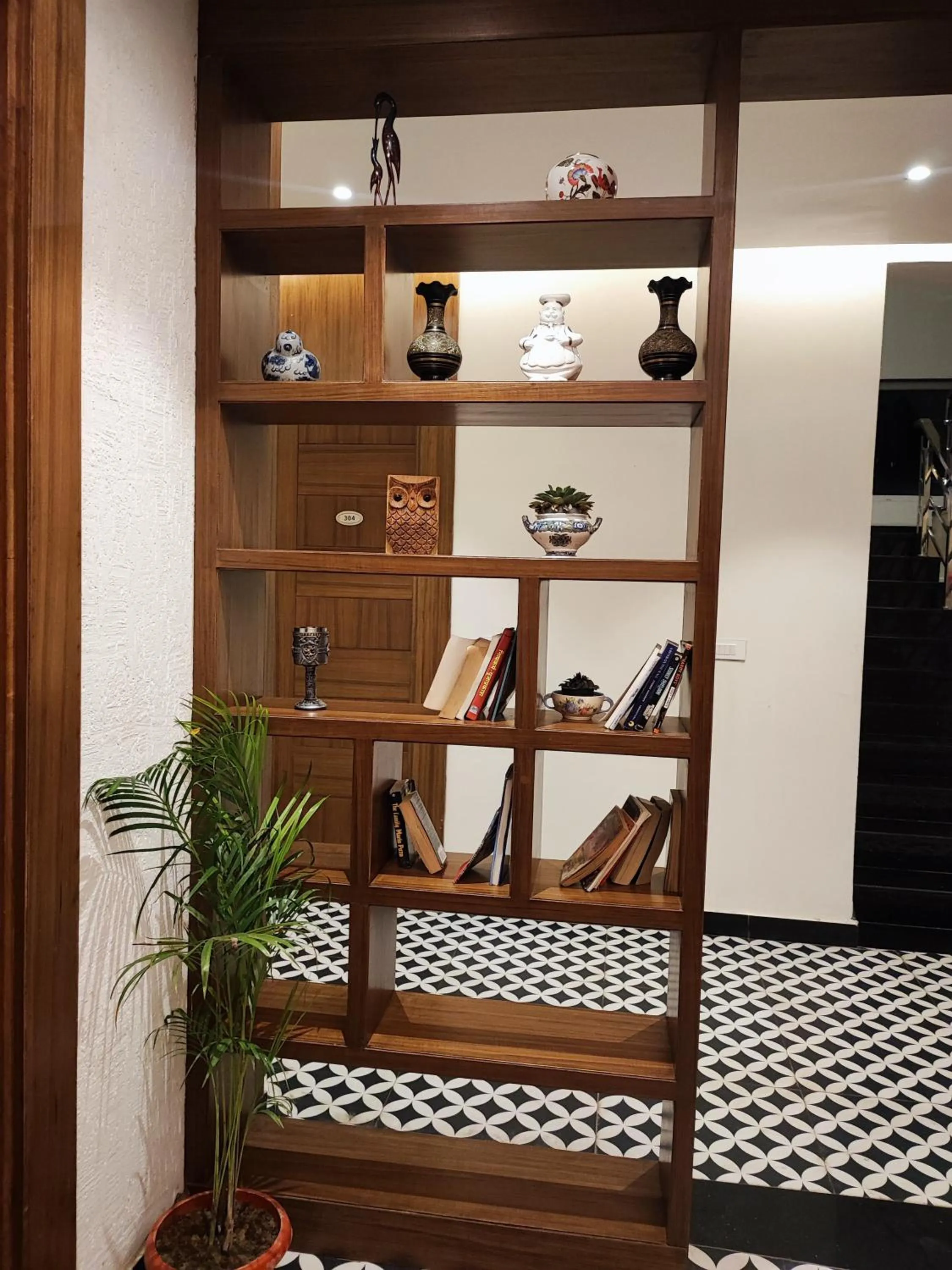 Communal lounge/ TV room in Hotel North Wood