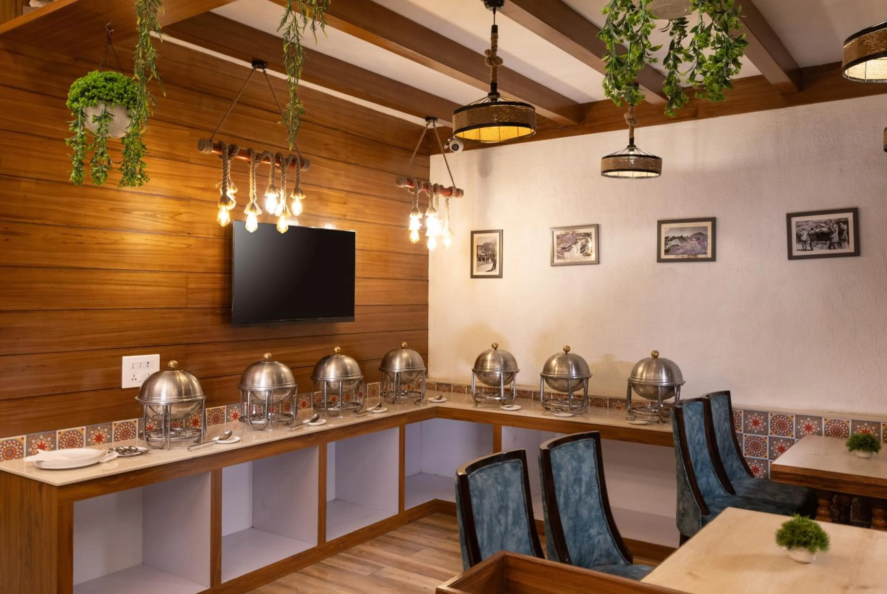 Restaurant/places to eat in Hotel North Wood