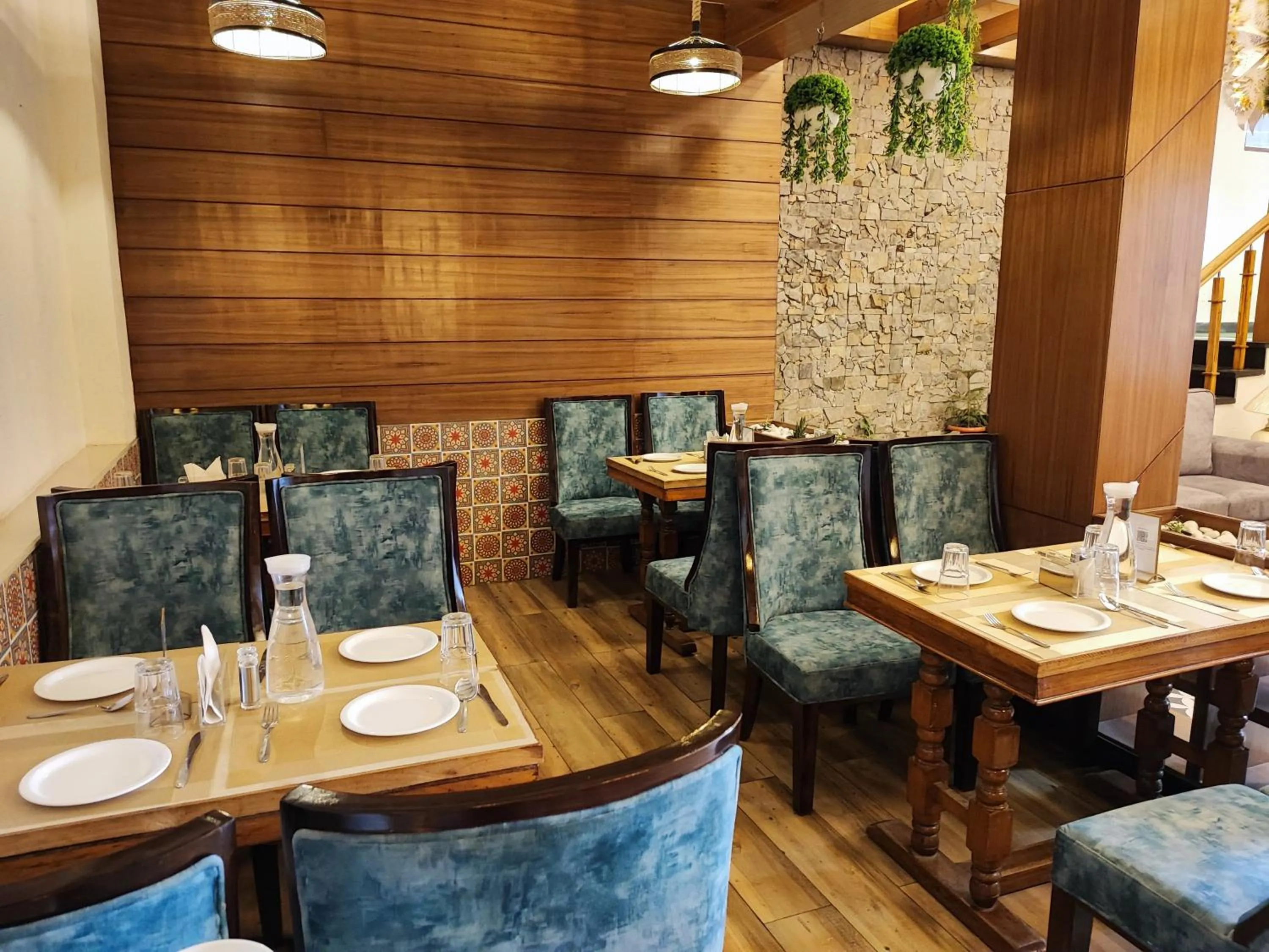 Restaurant/places to eat in Hotel North Wood