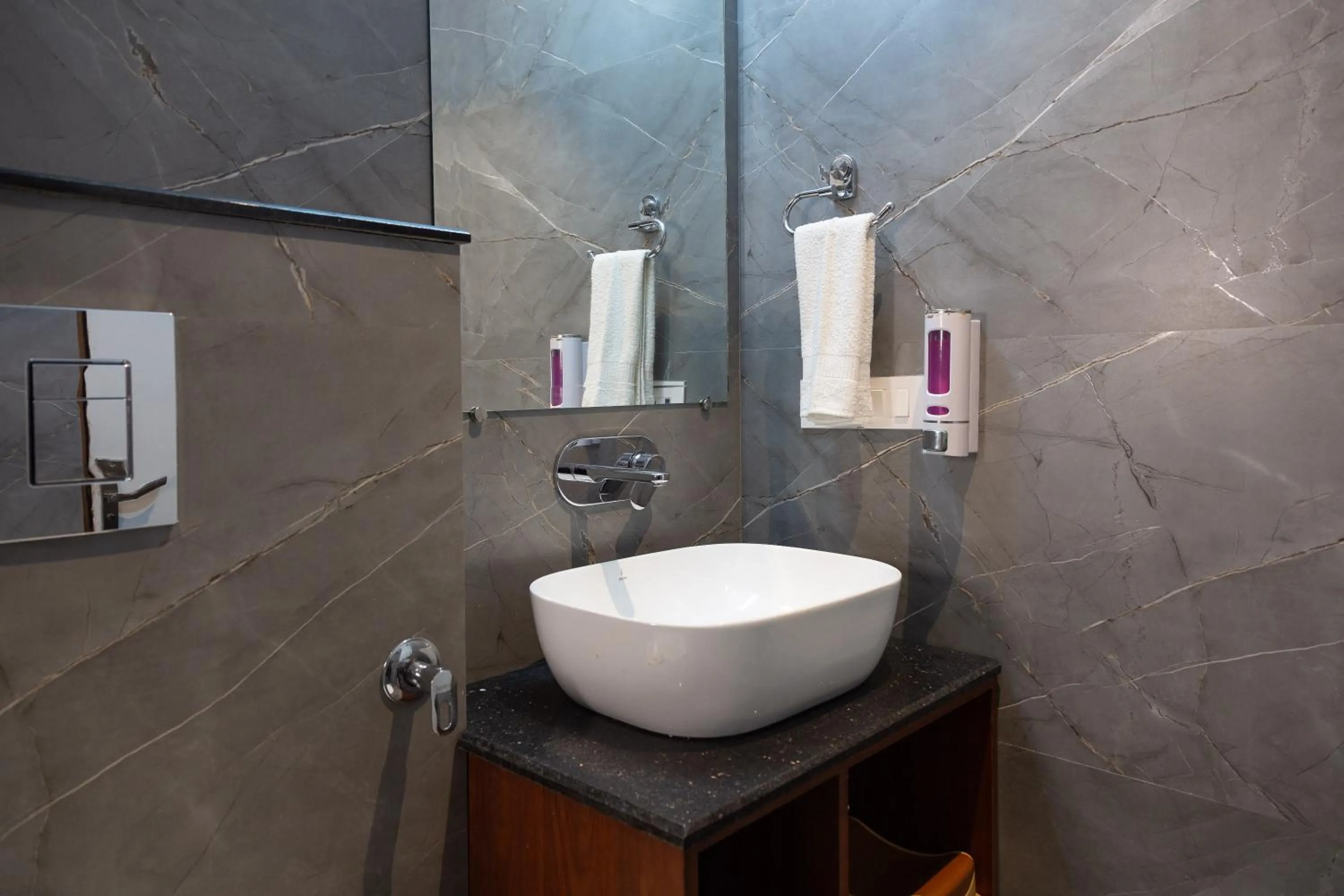 Bathroom in Hotel North Wood