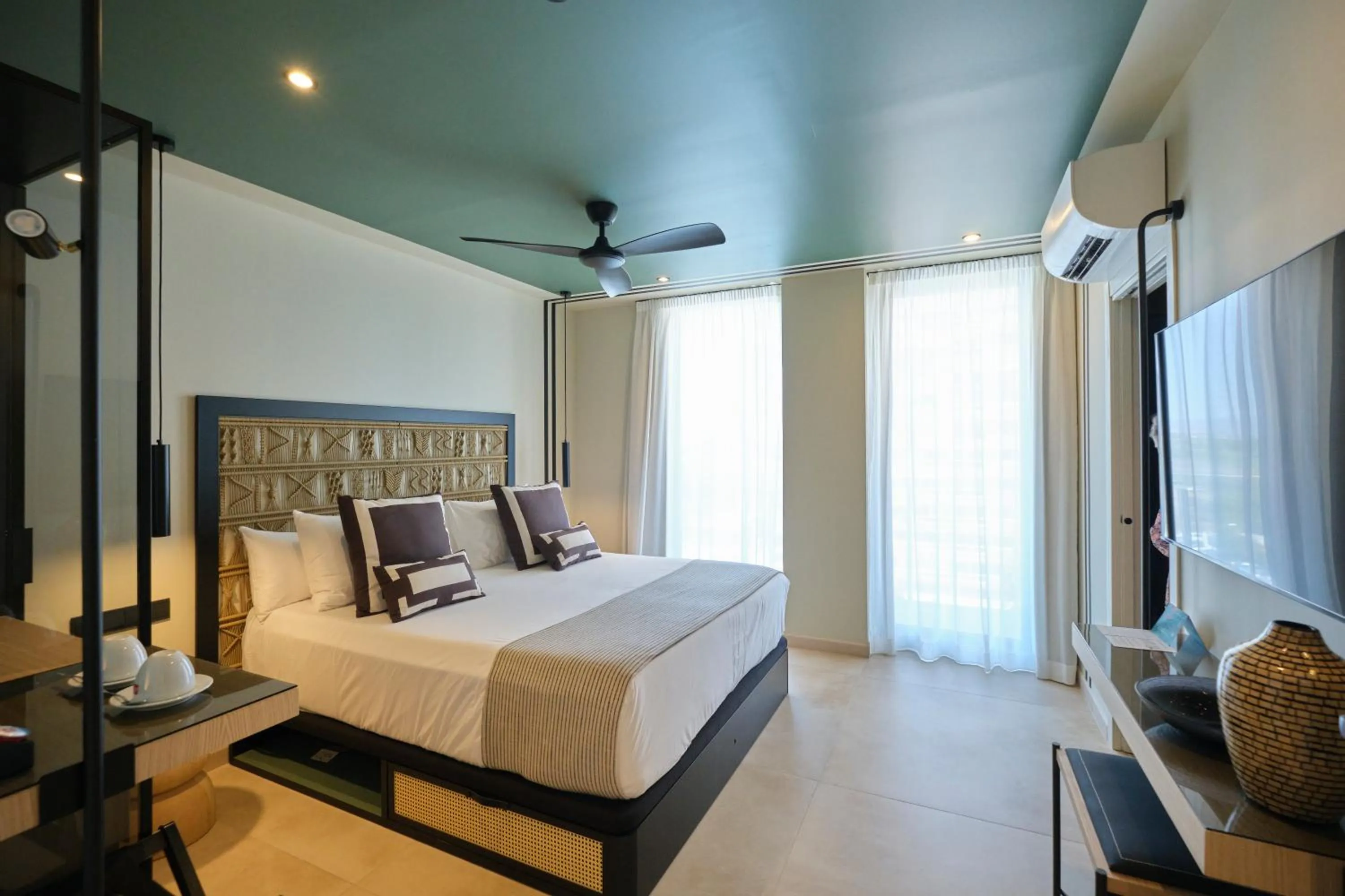 Photo of the whole room, Bed in ESTIMAR Marina Farnals