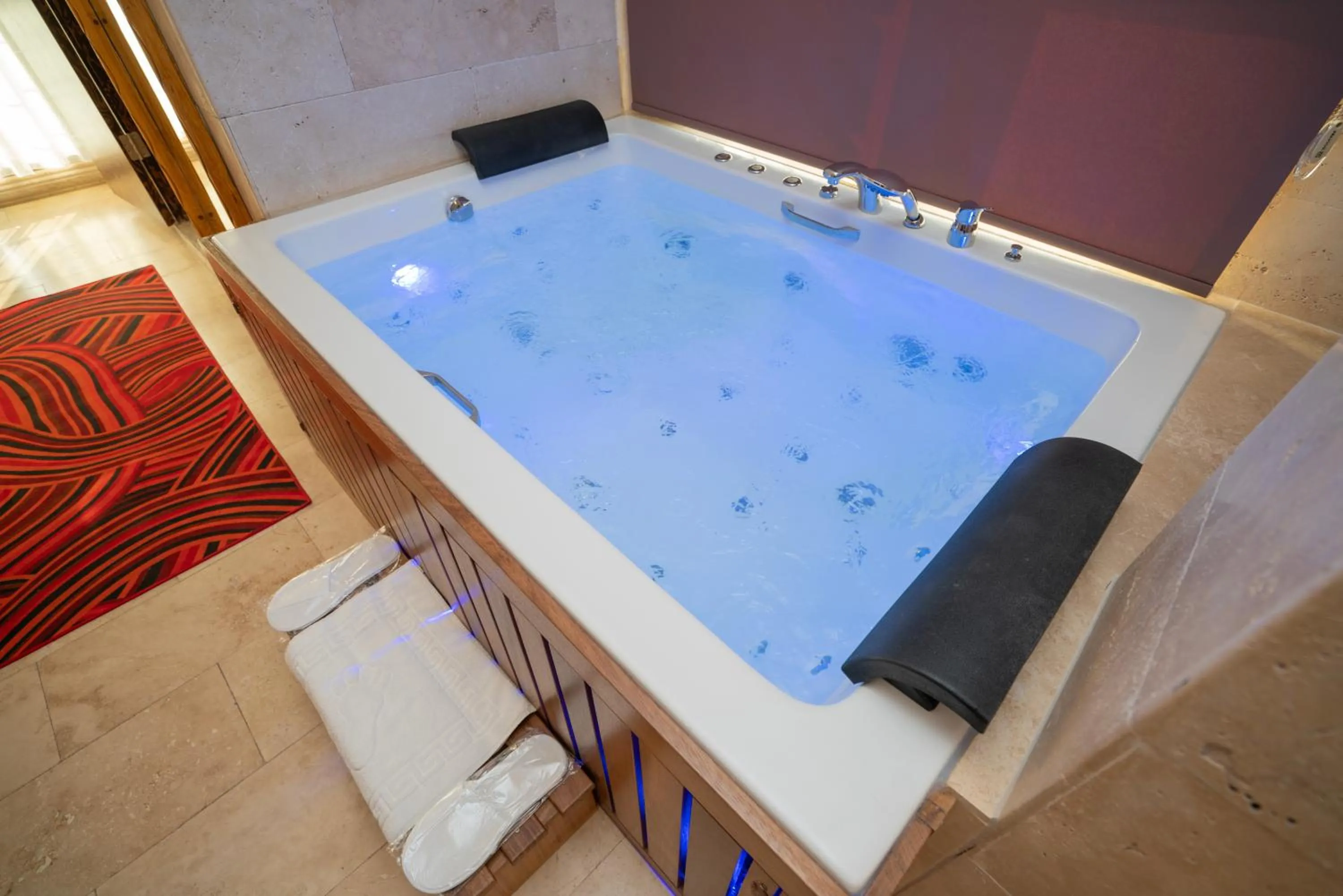 Hot Tub in PASHA PALACE HOTEL