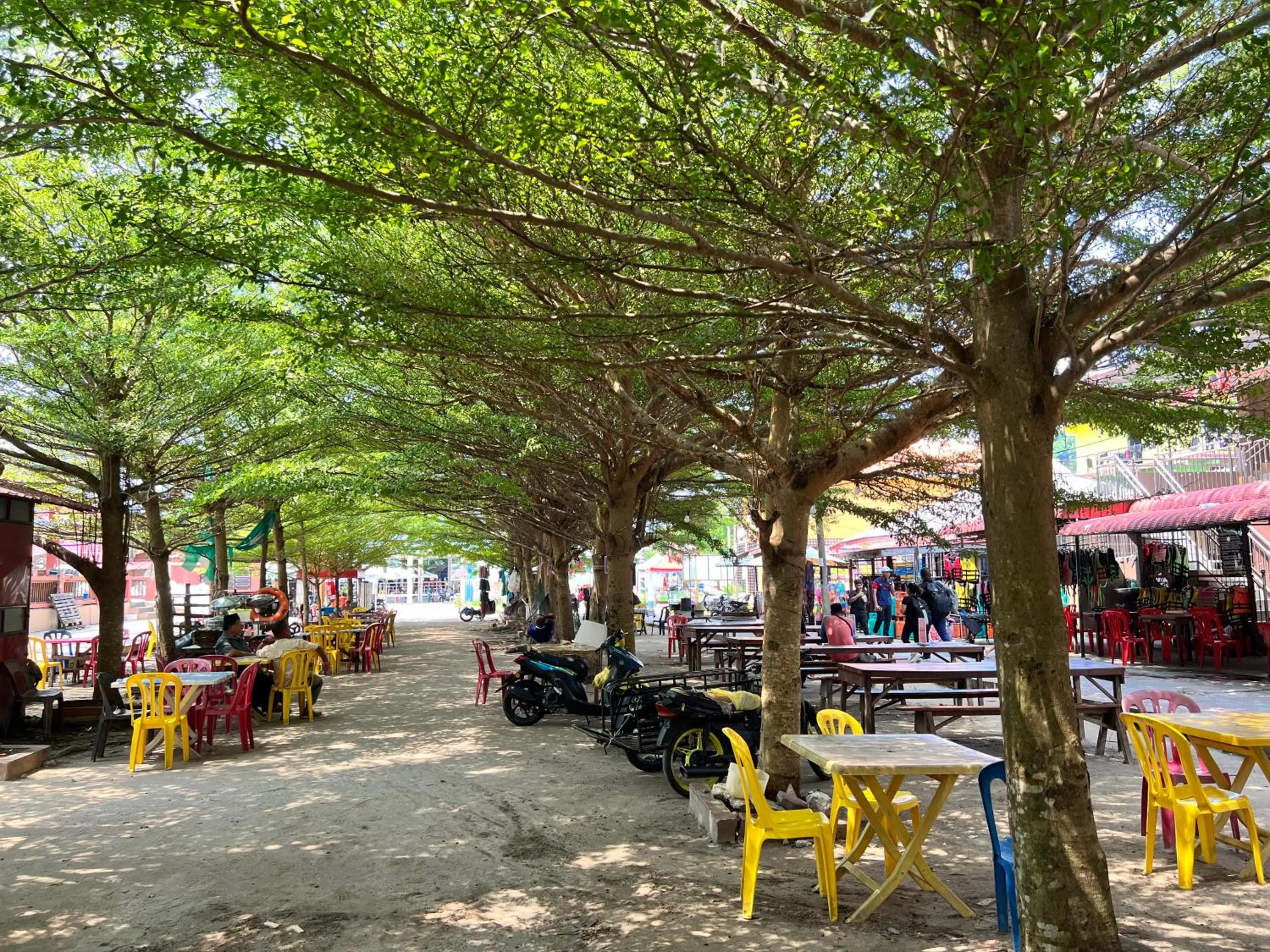 Food and drinks in Perhentian Suria