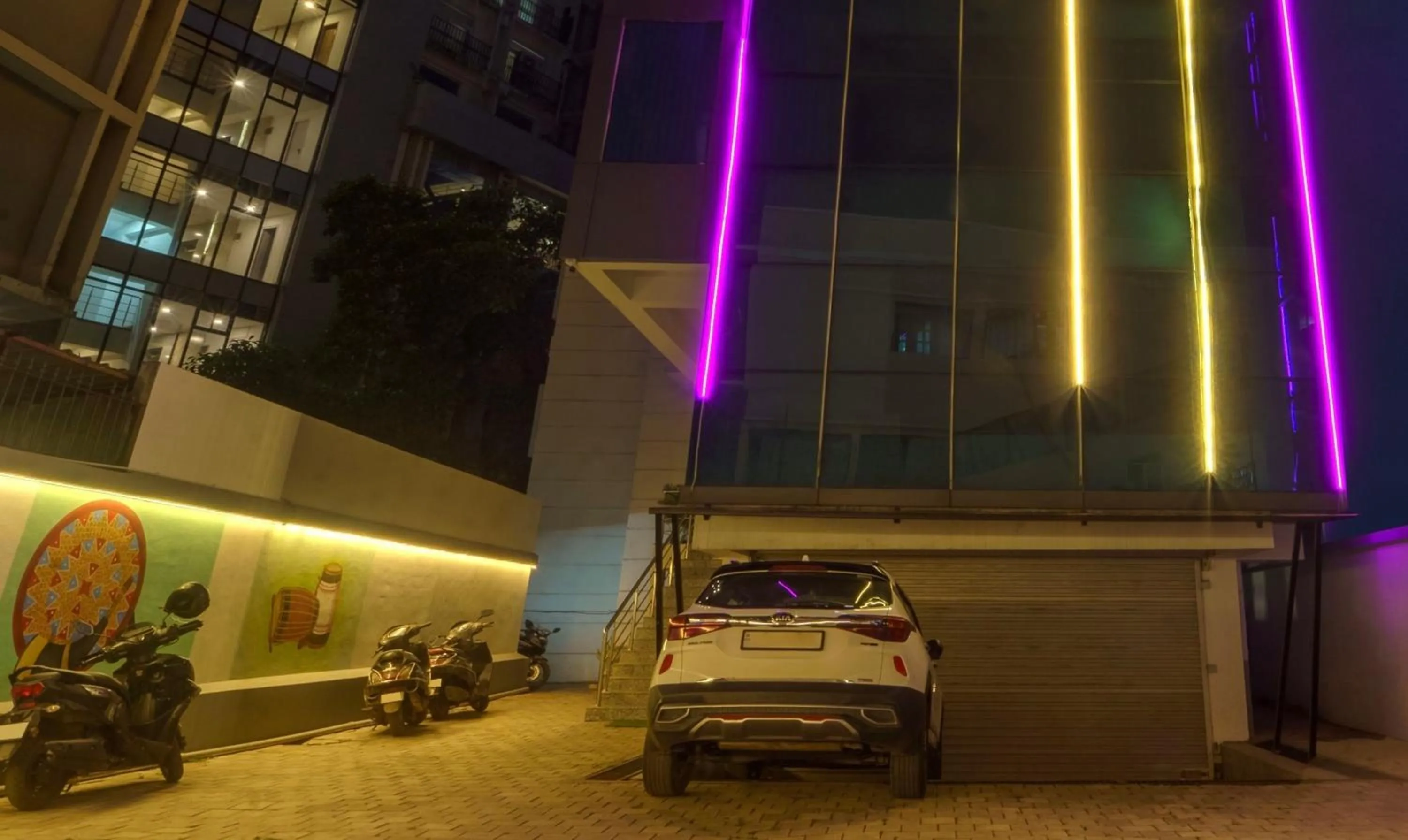 Parking in Treebo Park Palace