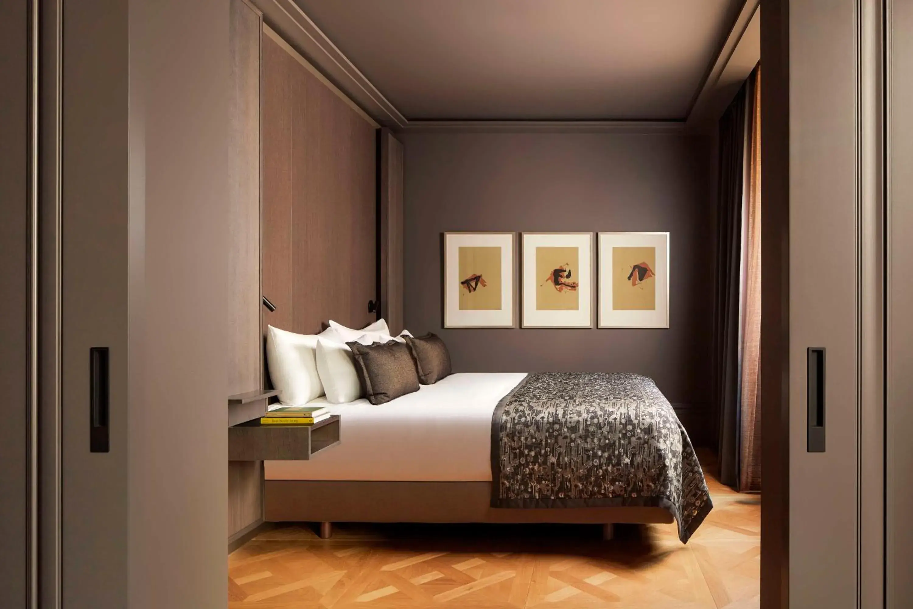 Junior Suite with Extra Bed (2 Adults + 1 Child) in NH Collection Helsinki Grand Hansa Junior Suite with Extra Bed (2 Adults + 1 Child) in NH Collection Helsinki Grand Hansa