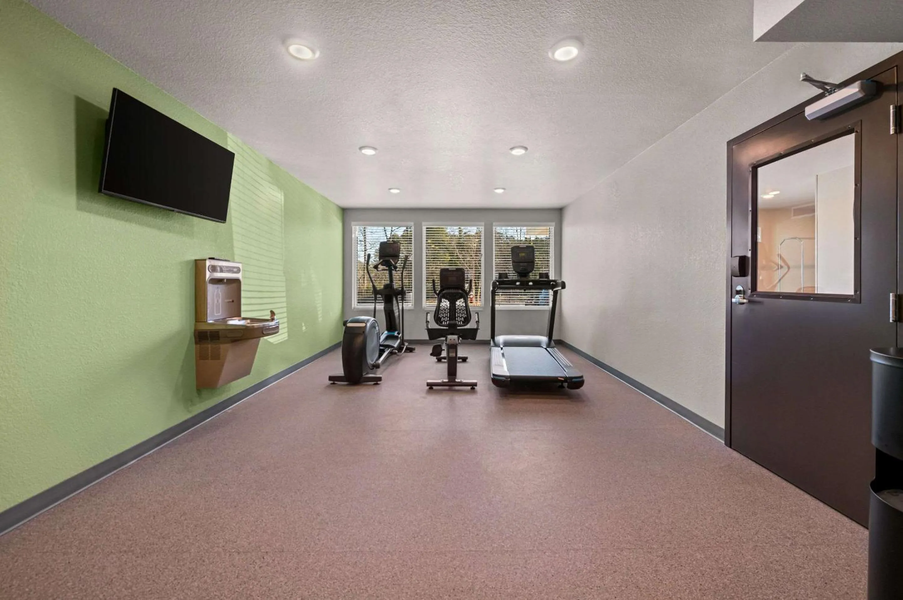 Fitness centre/facilities in WoodSpring Suites Yorktown Newport News