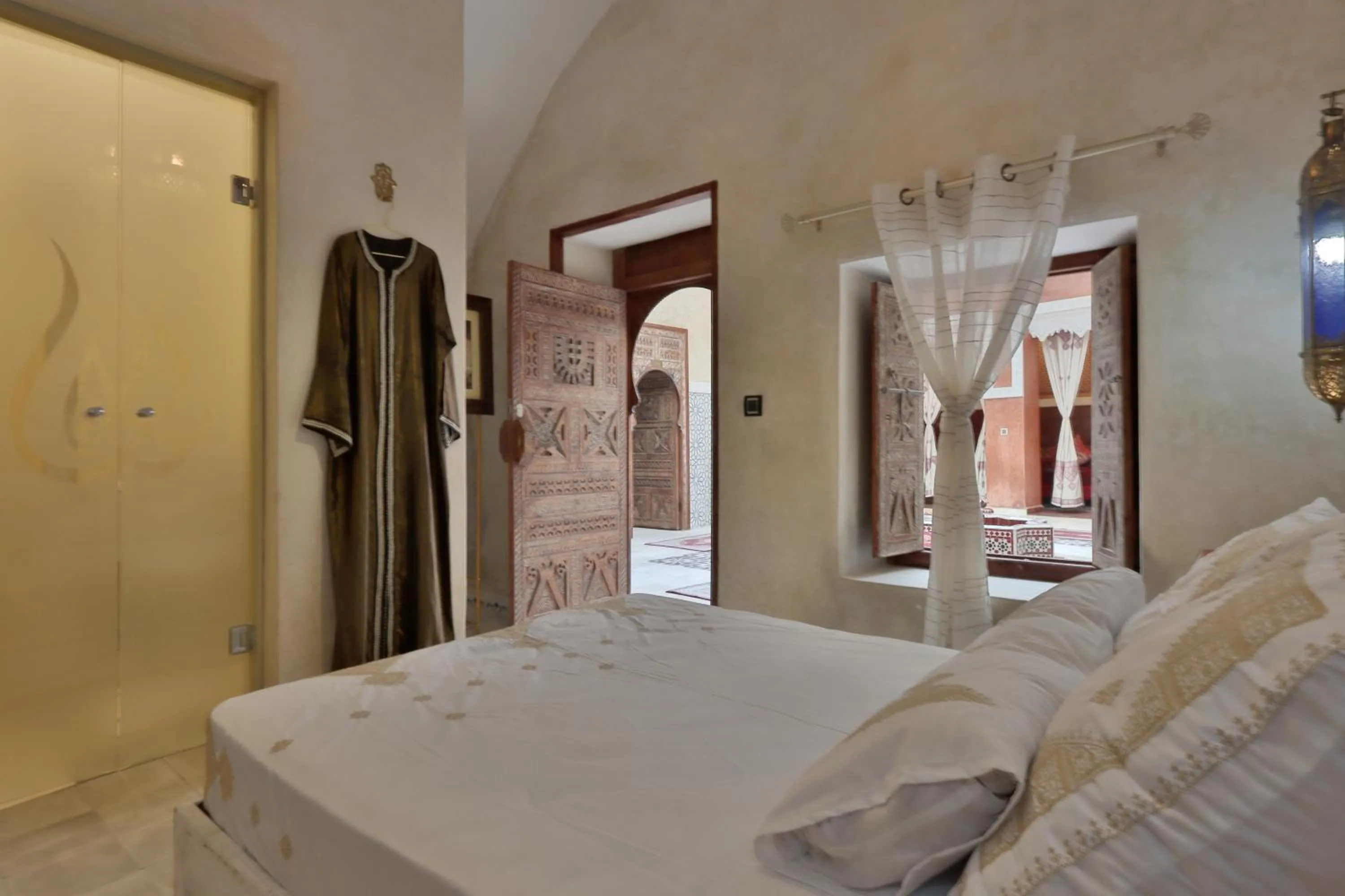 Bed in Riad La Fayette Bed & Breakfast
