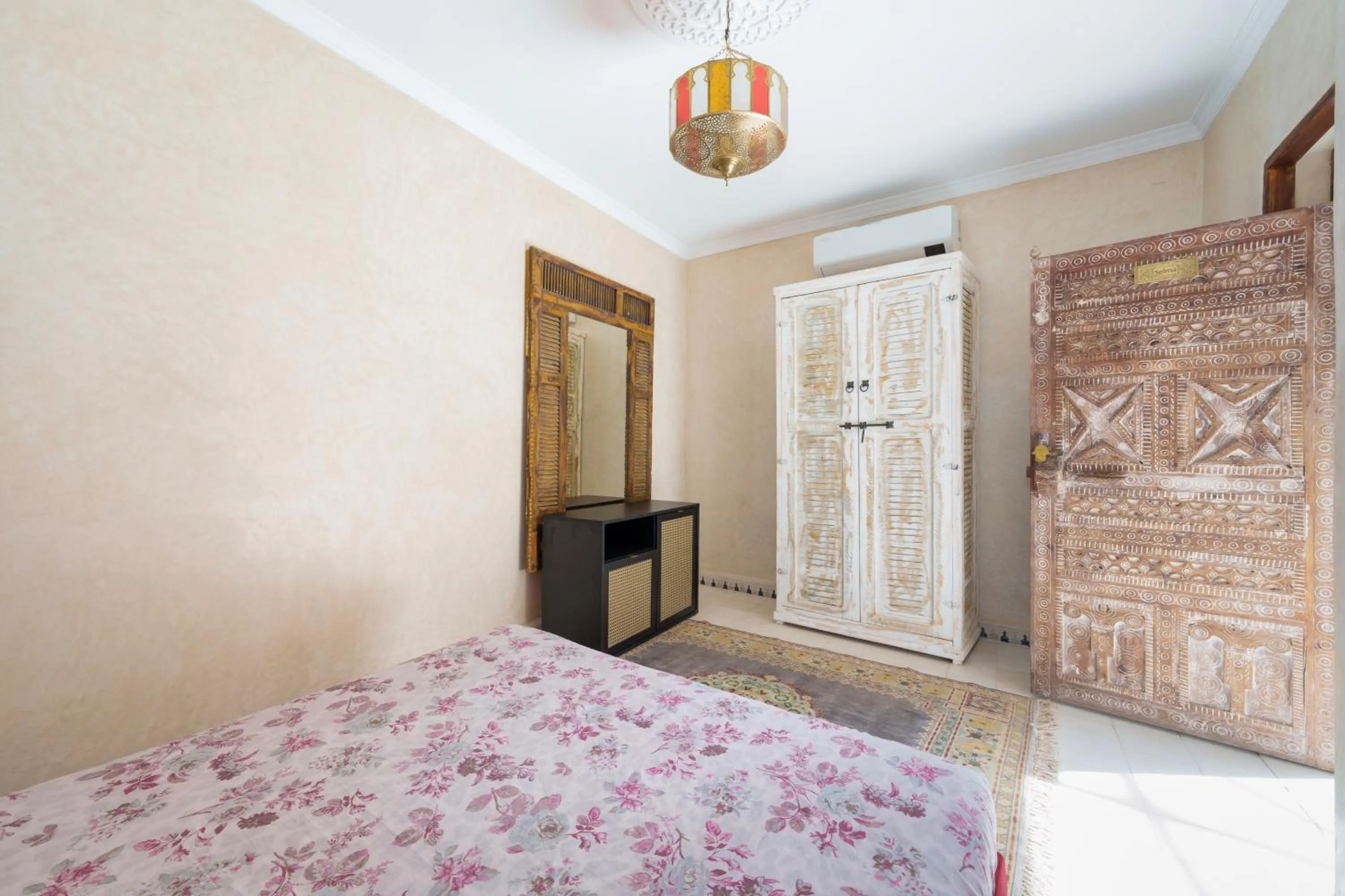 Bed in Riad La Fayette Bed & Breakfast