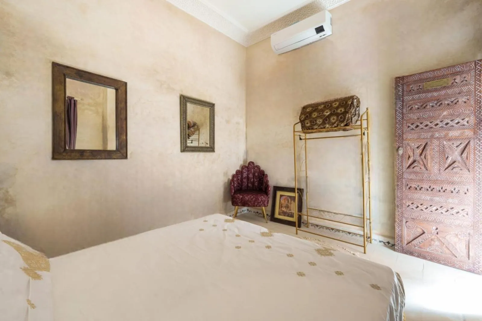 Bed in Riad La Fayette Bed & Breakfast