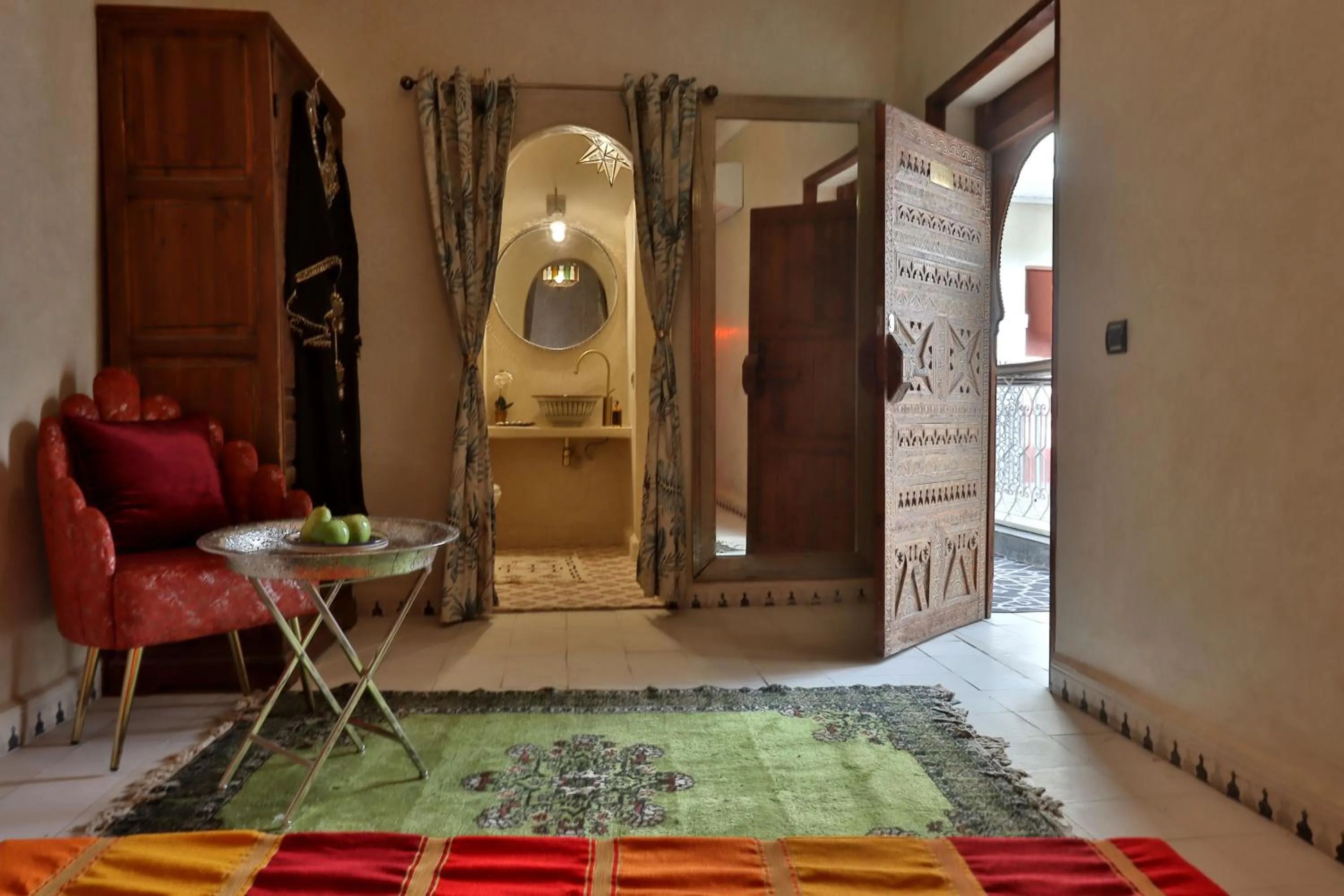 Shower in Riad La Fayette Bed & Breakfast
