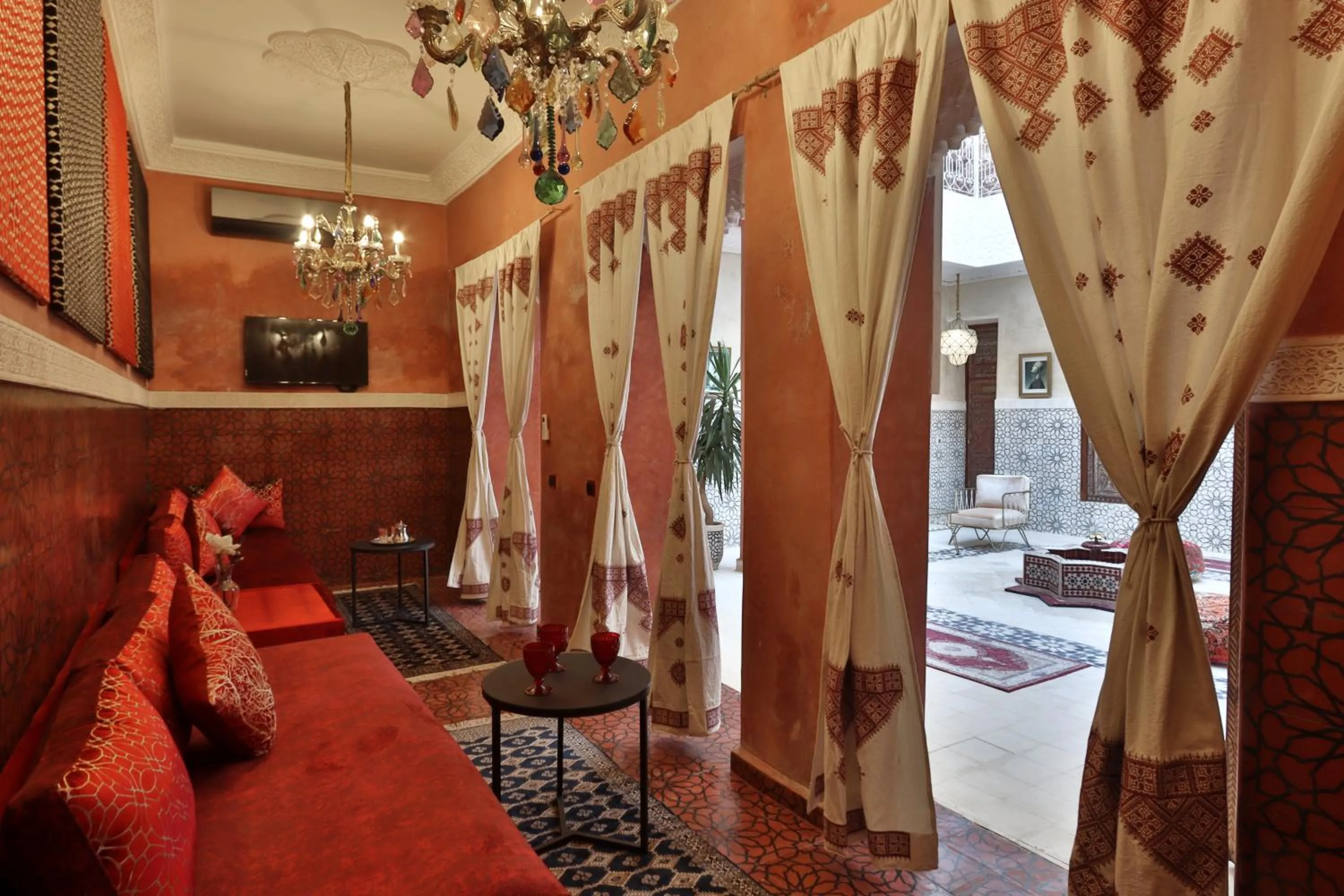 Living room in Riad La Fayette Bed & Breakfast