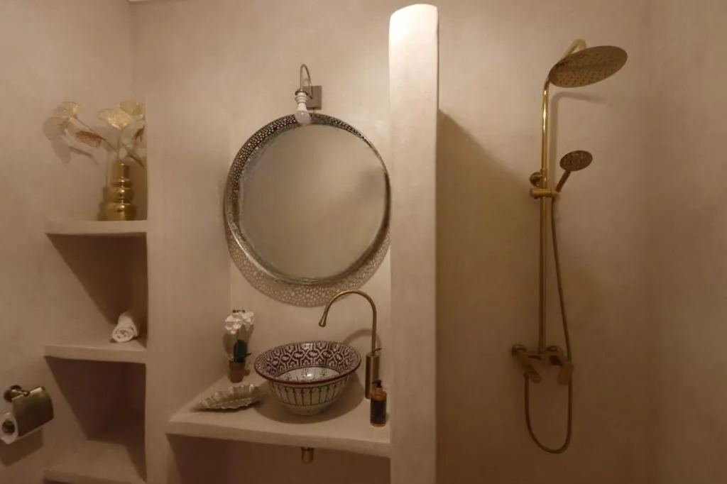 Riad La Fayette Bed & Breakfast