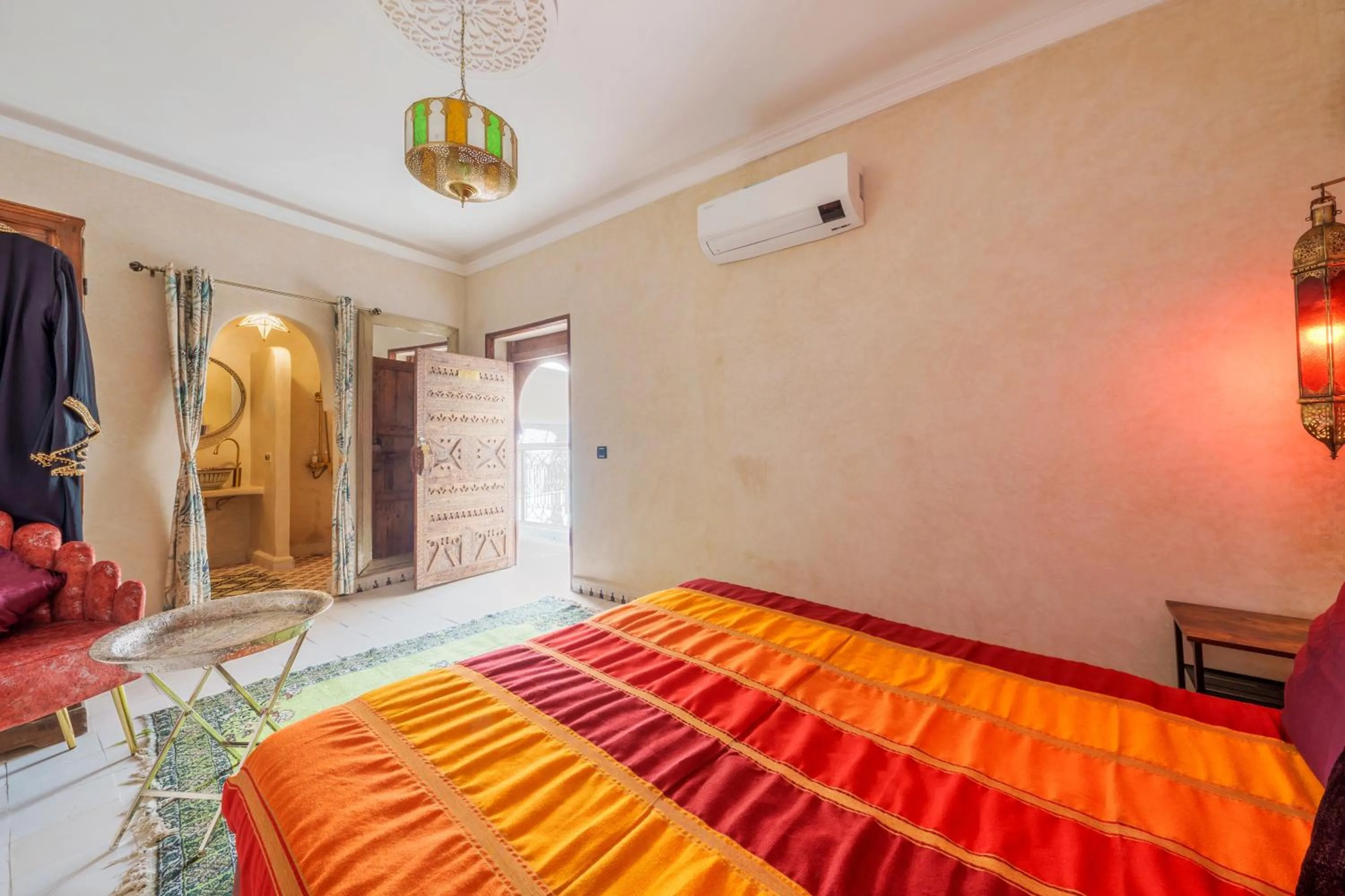 Bed in Riad La Fayette Bed & Breakfast