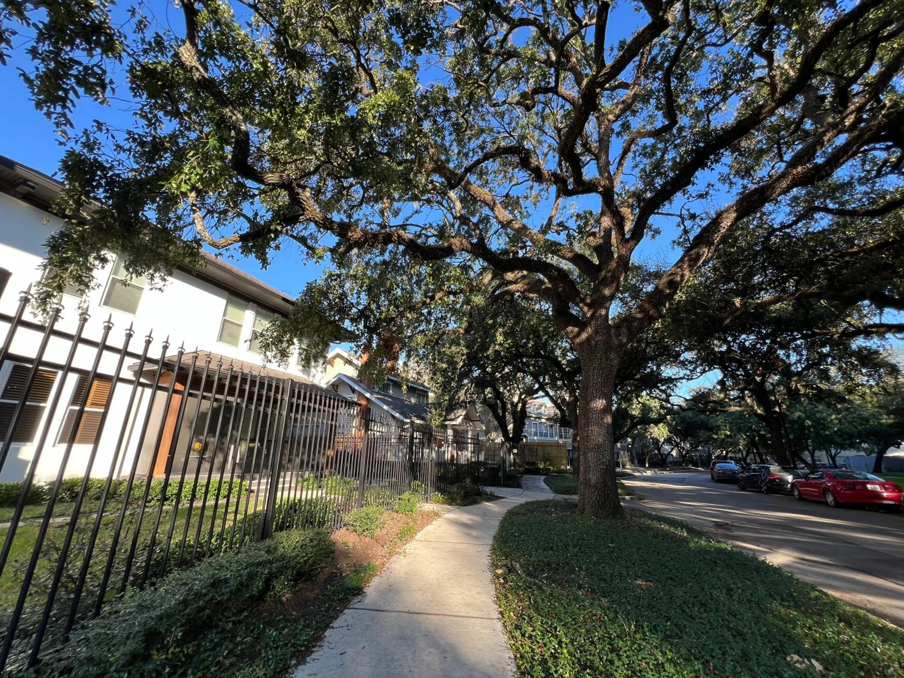 Property building in MyCrib Houston Hostel