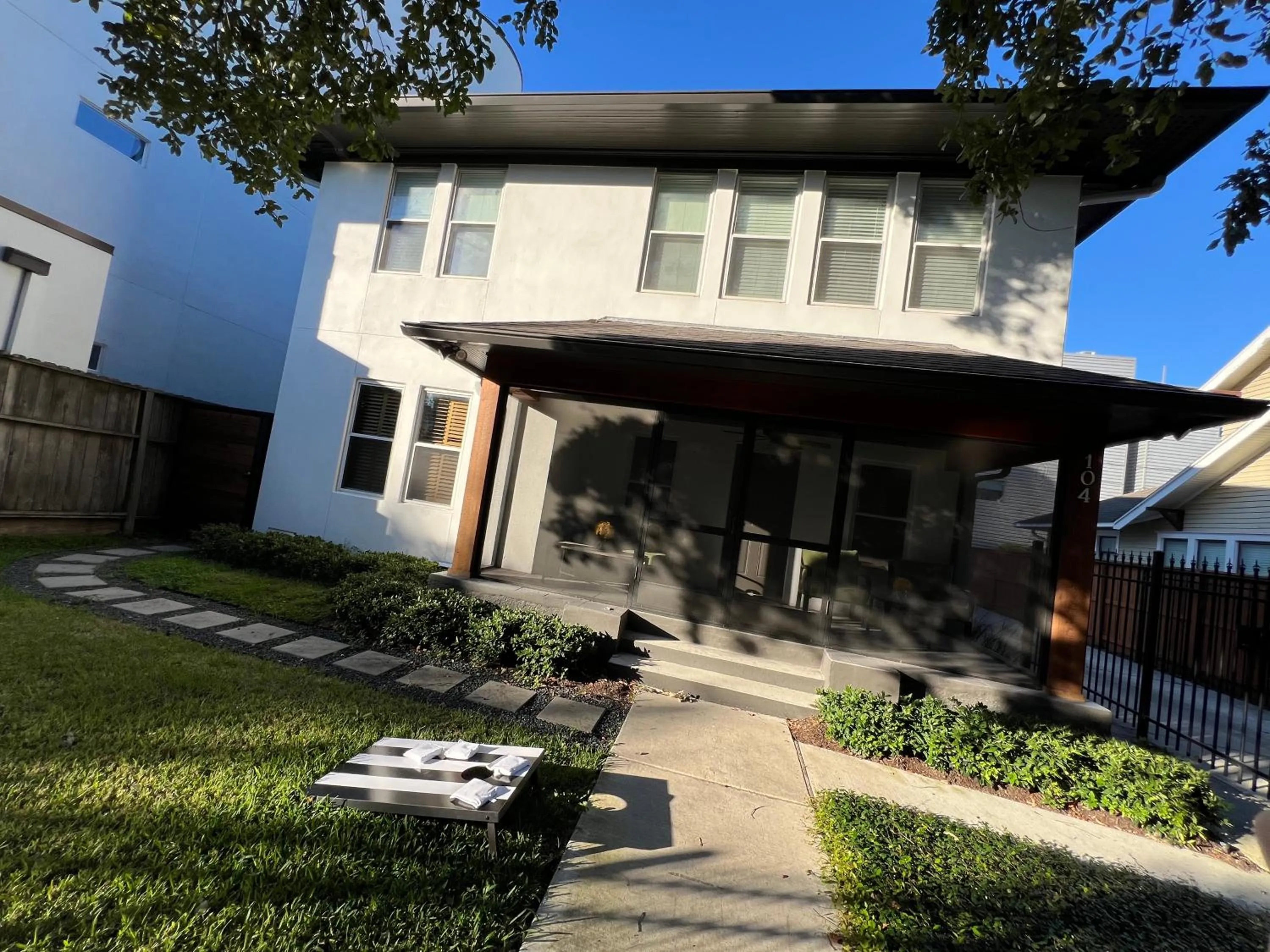 Property building in MyCrib Houston Hostel