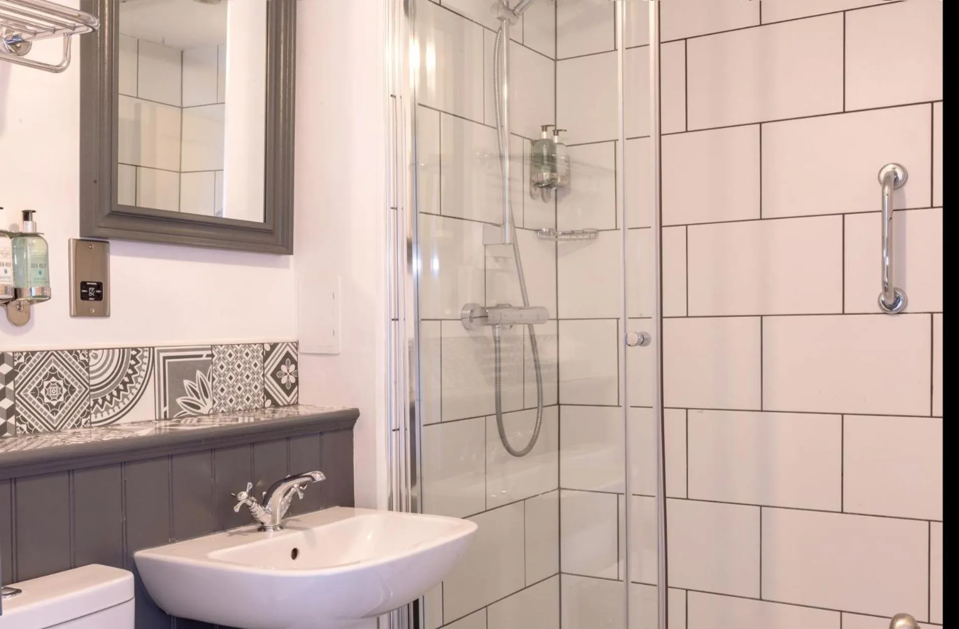 Shower in The Harrogate Inn - The Inn Collection Group