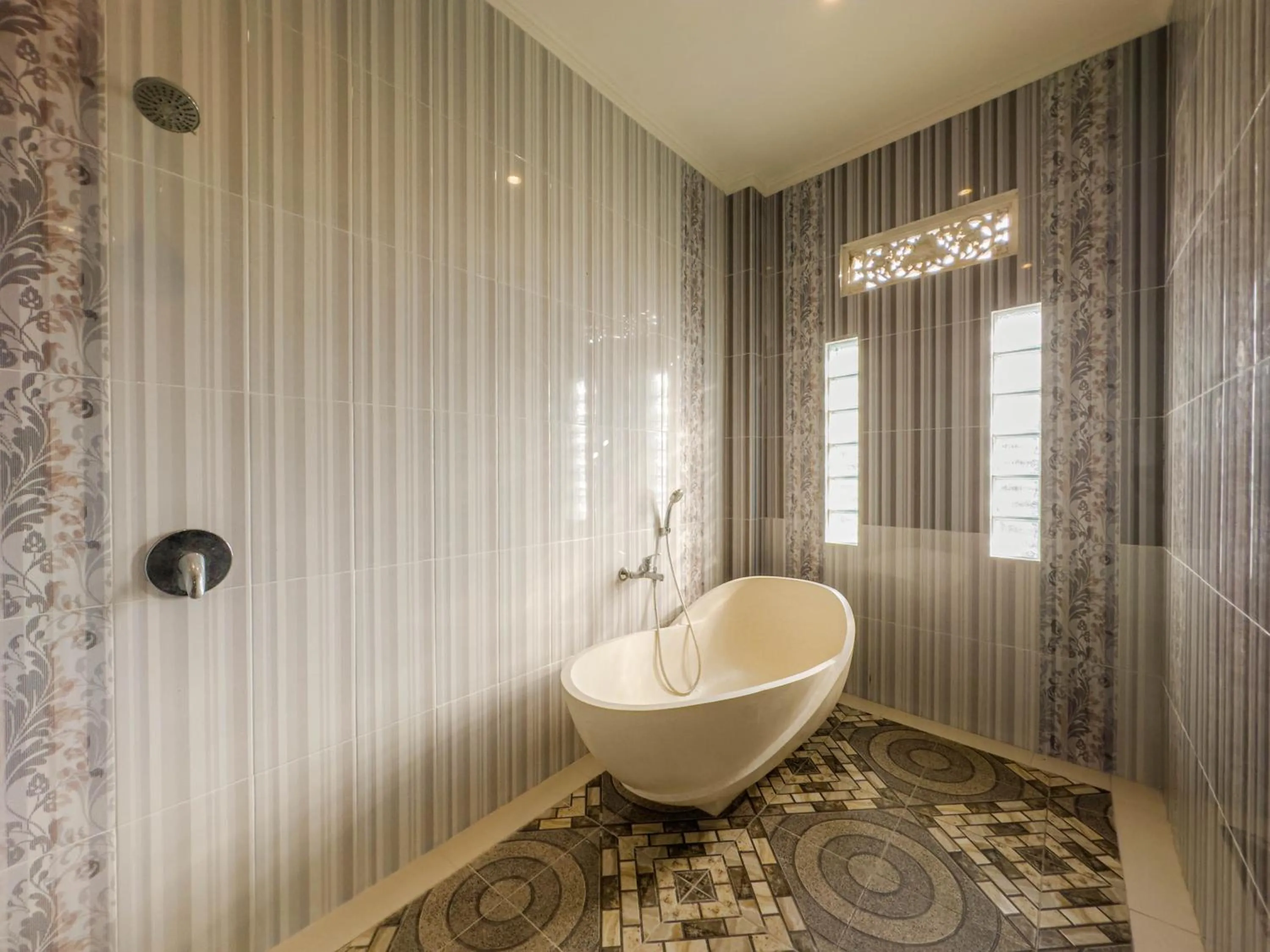 Bathroom in Moai House