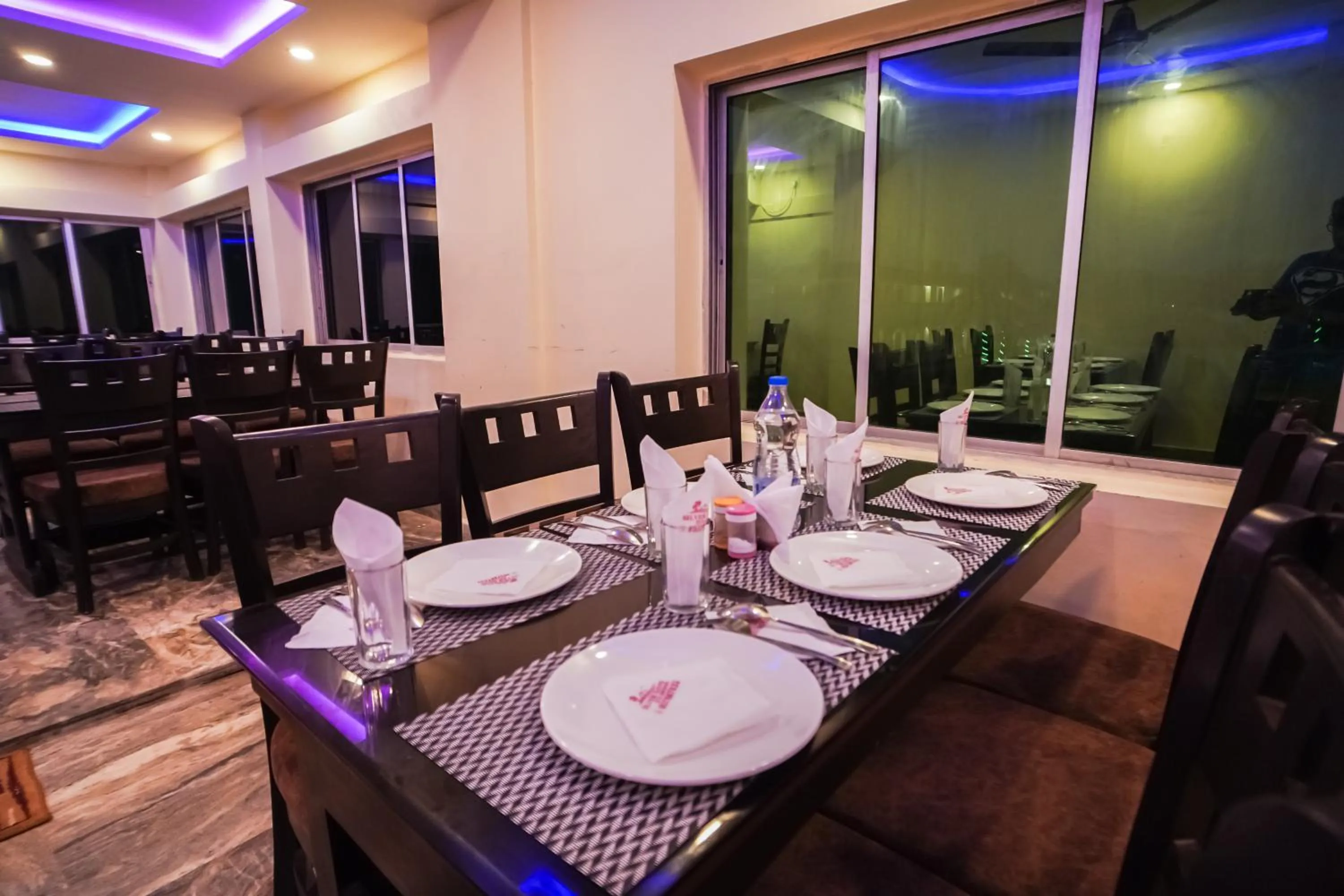 Restaurant/places to eat in Silver Sand Eco Resort !! Beachfront !!