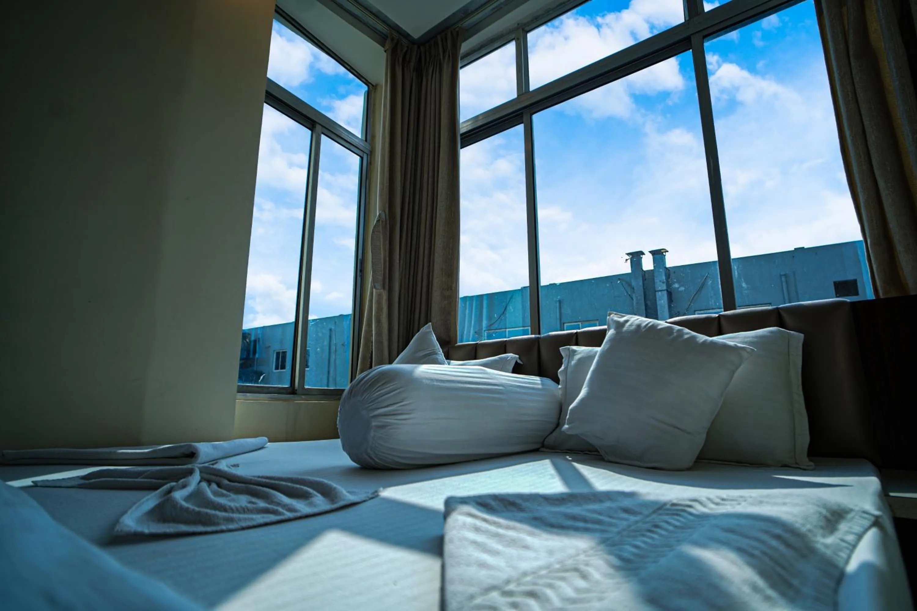 Bed in Silver Sand Eco Resort !! Beachfront !!