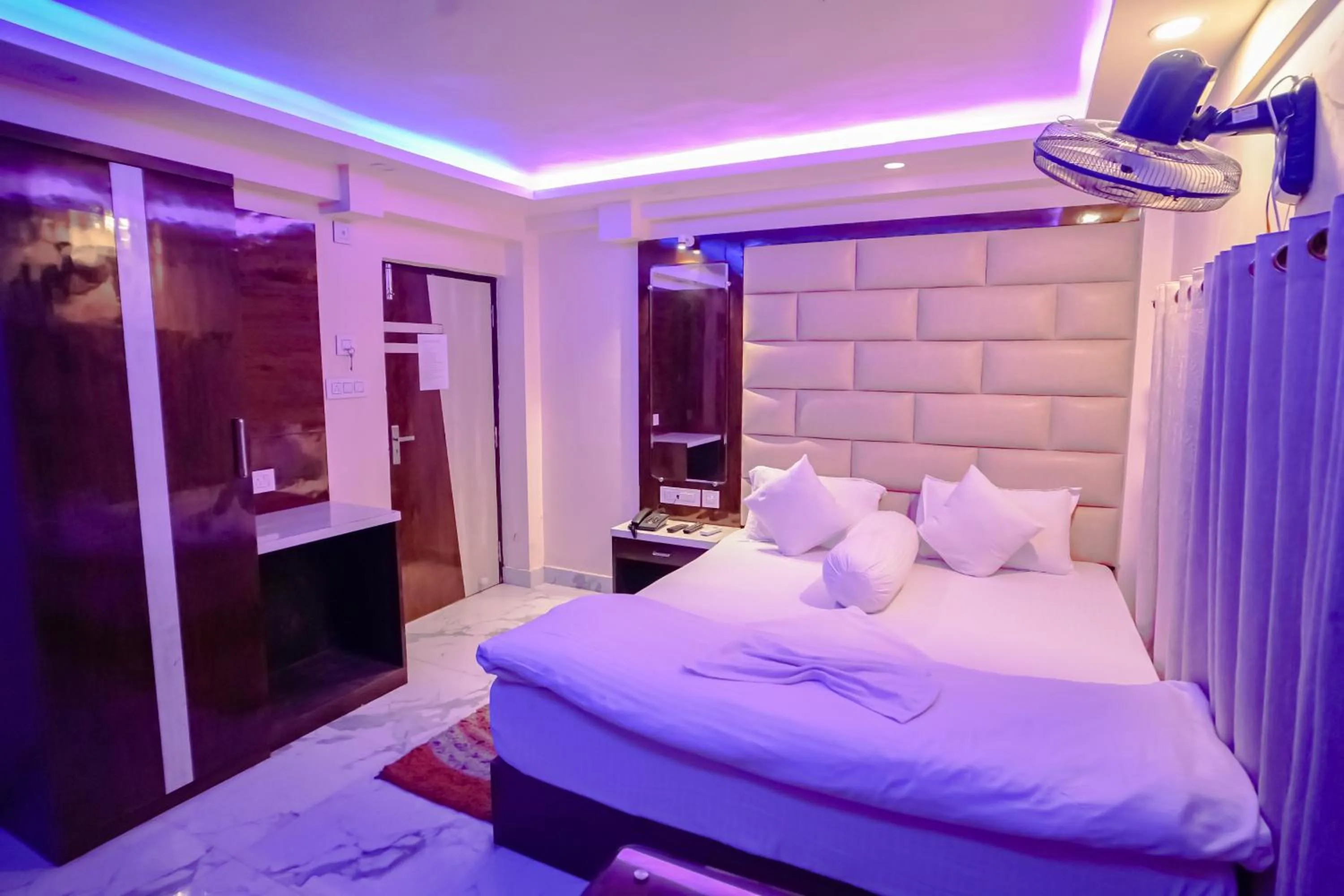 Bed in Silver Sand Eco Resort !! Beachfront !!