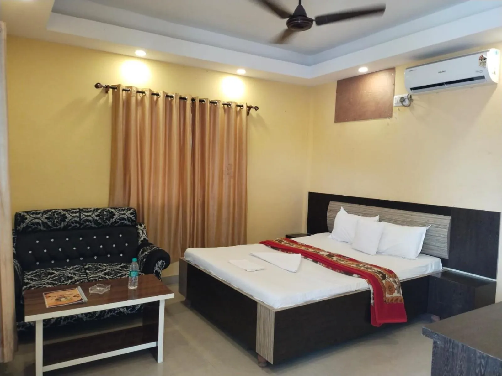 Bed in Silver Sand Eco Resort !! Beachfront !!