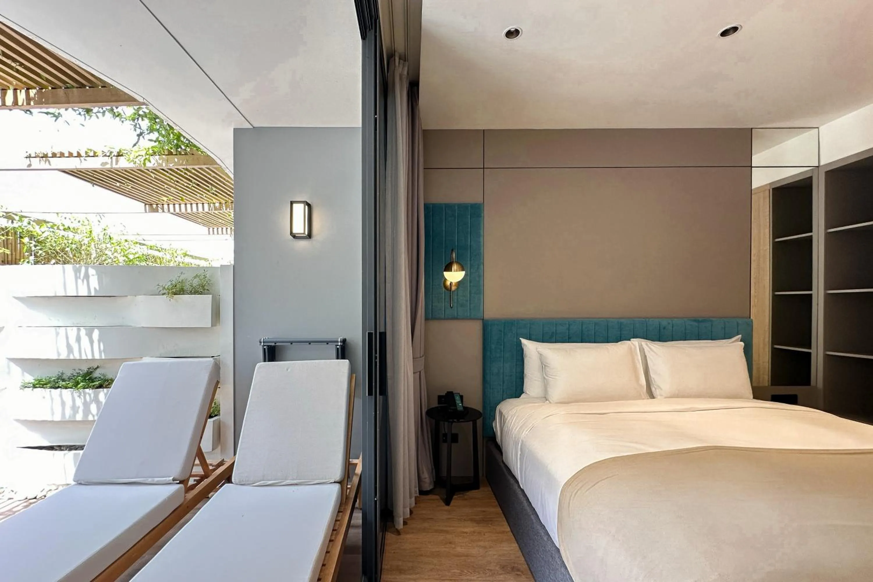 Bed in La Green Hotel and Residence