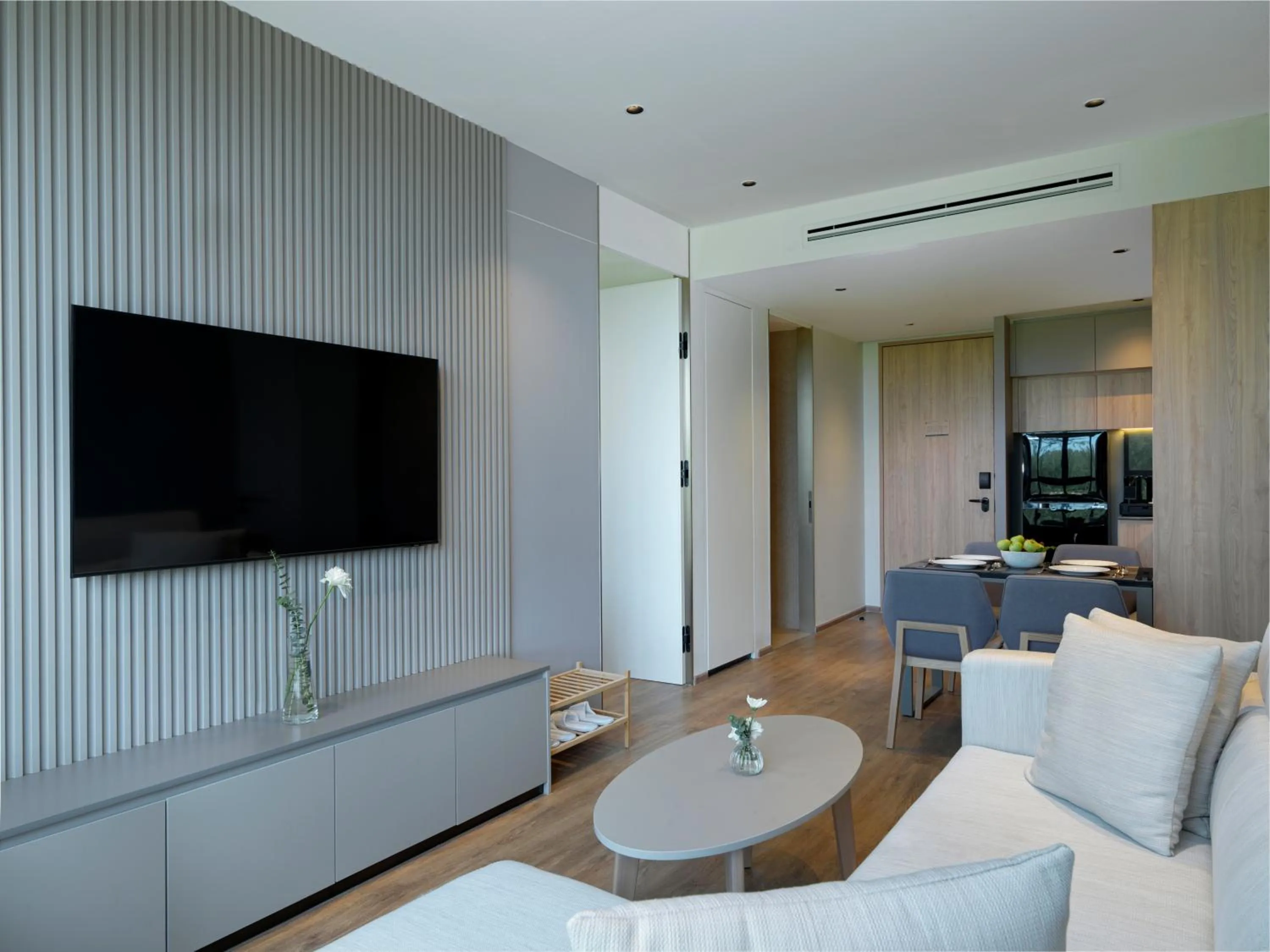 Communal lounge/ TV room in La Green Hotel and Residence
