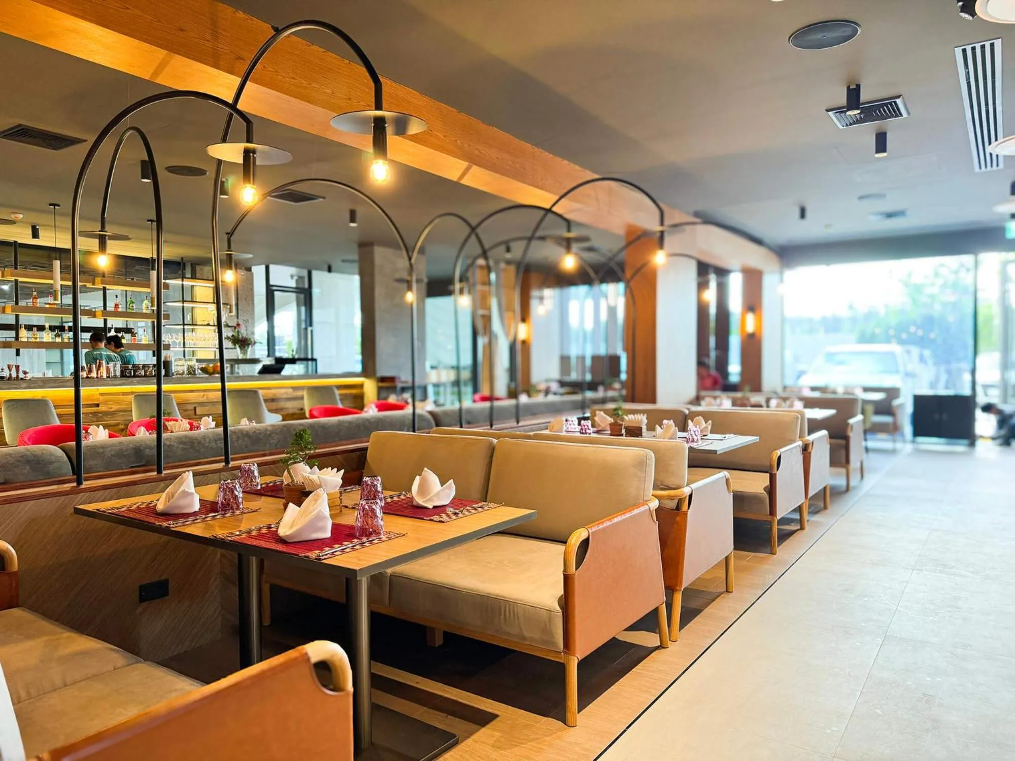 Restaurant/places to eat in La Green Hotel and Residence