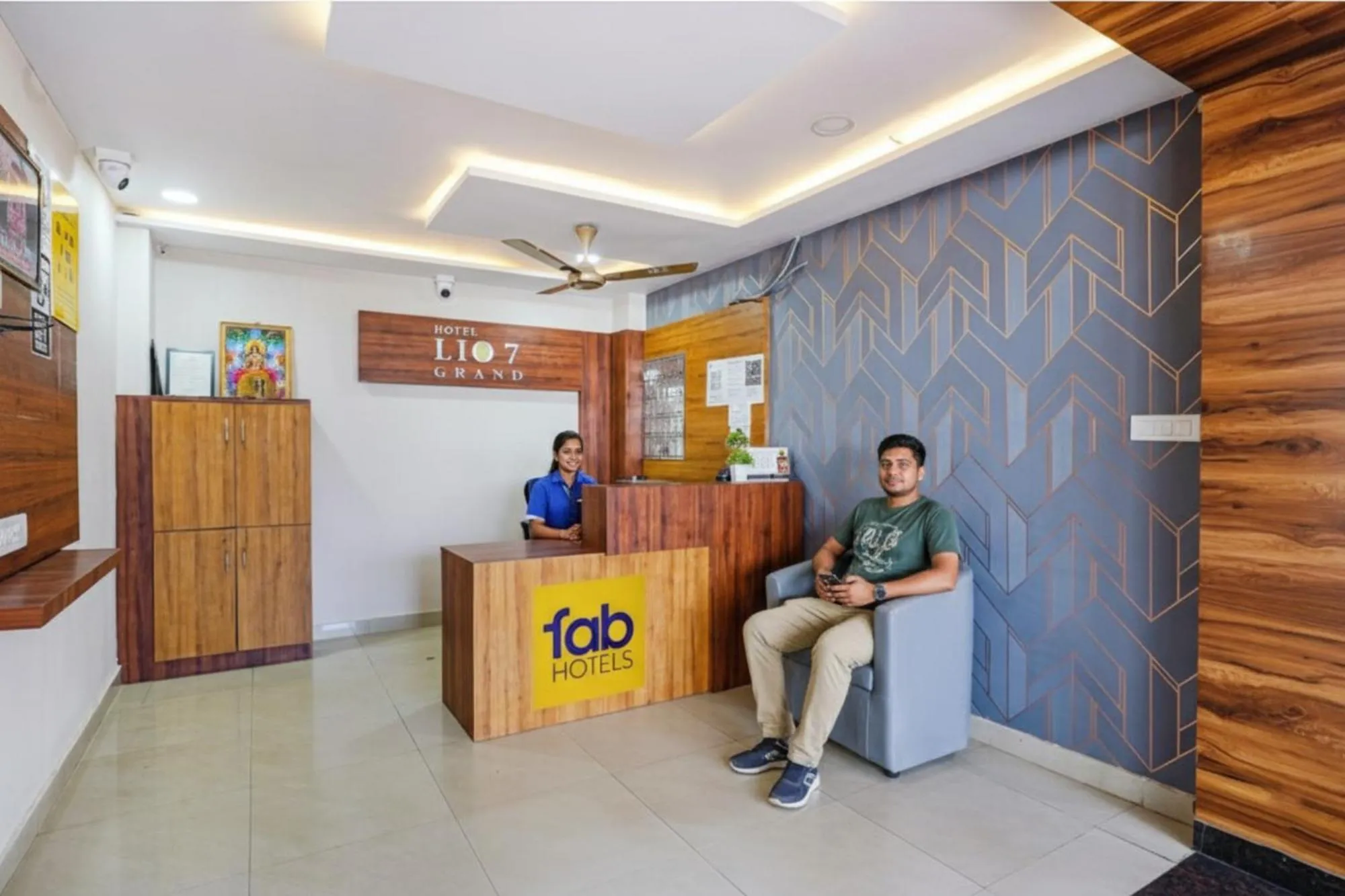 Lobby or reception in FH Lio7 Grand - Nr Wellness Hospital, Hastinapuram