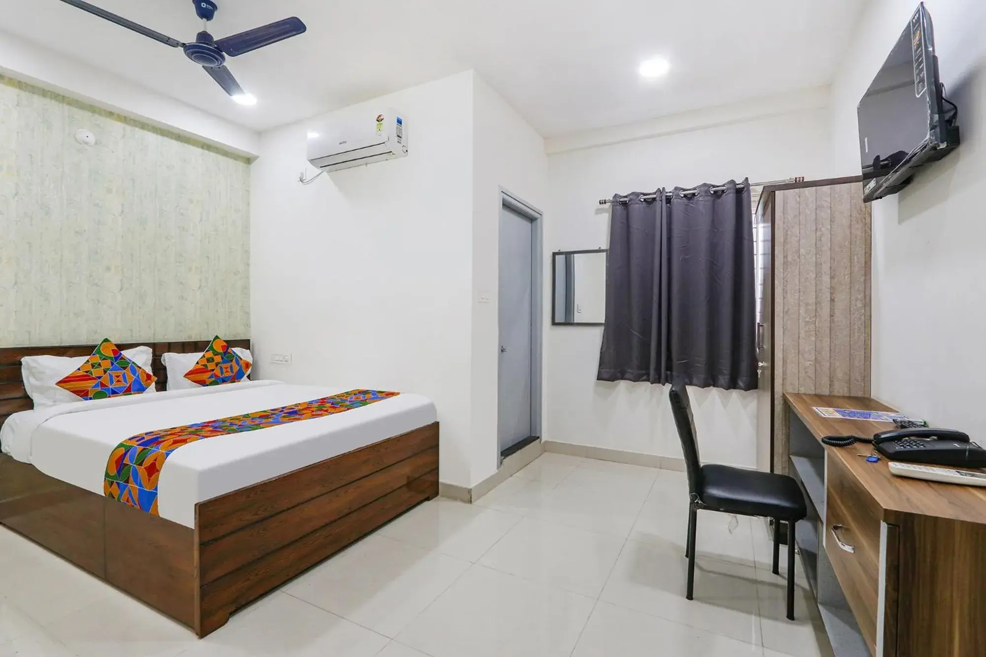 Deluxe Room - single occupancy in FabHotel Dream Connect - Nr Narsingi Deluxe Room - single occupancy in FabHotel Dream Connect - Nr Narsingi