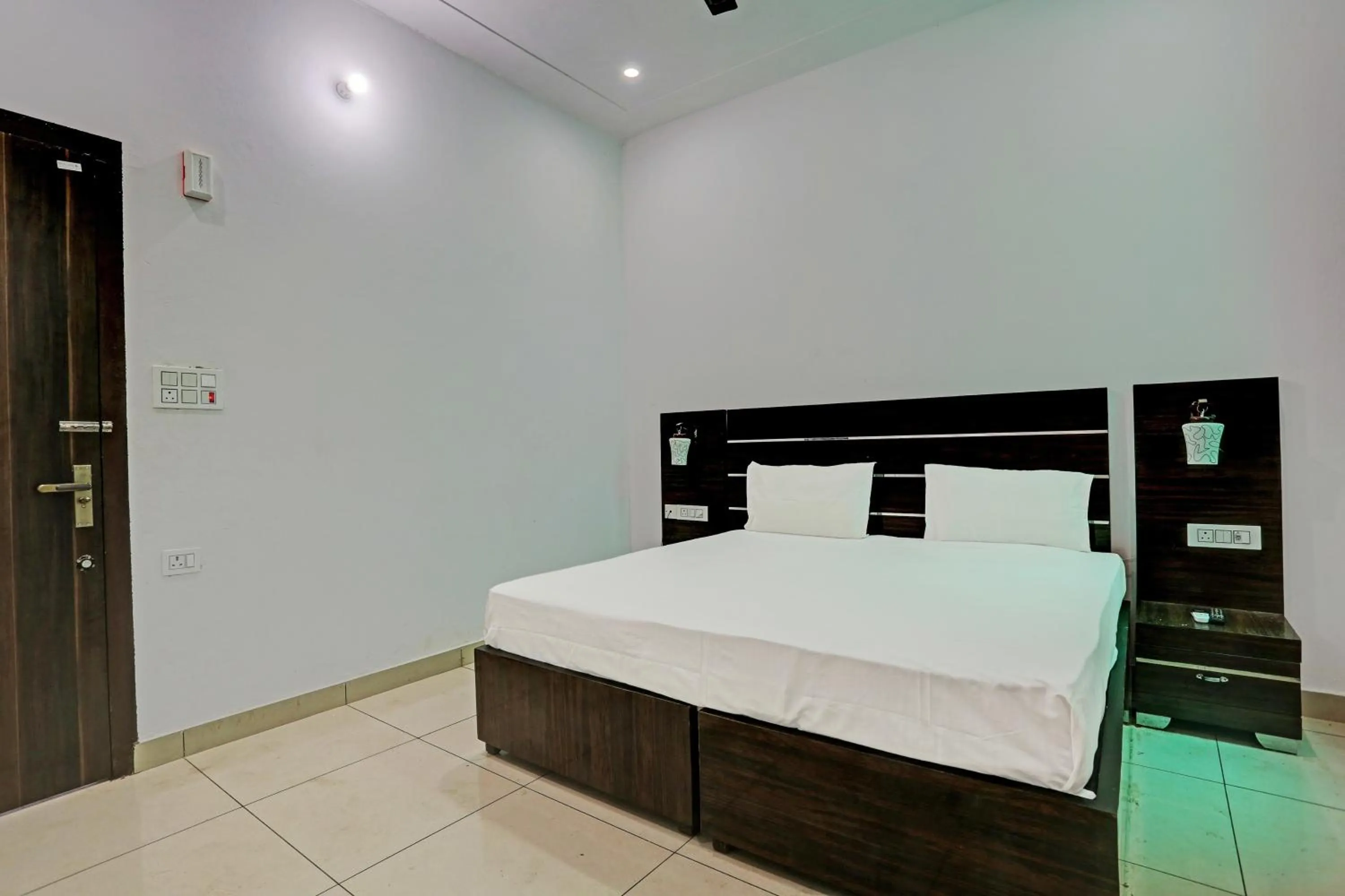 Bedroom in Hotel O Mahak Hotel & Restaurant