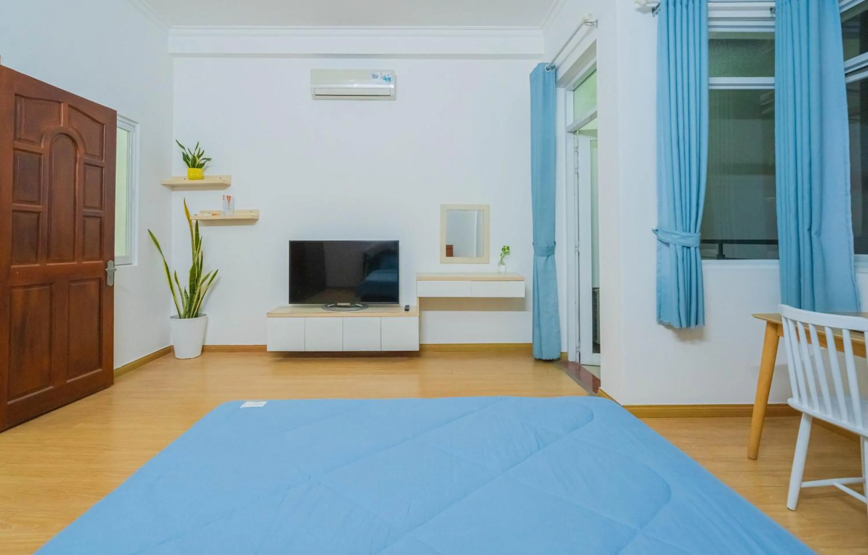 Photo of the whole room, Bed in LalaHouse Riverside Residence