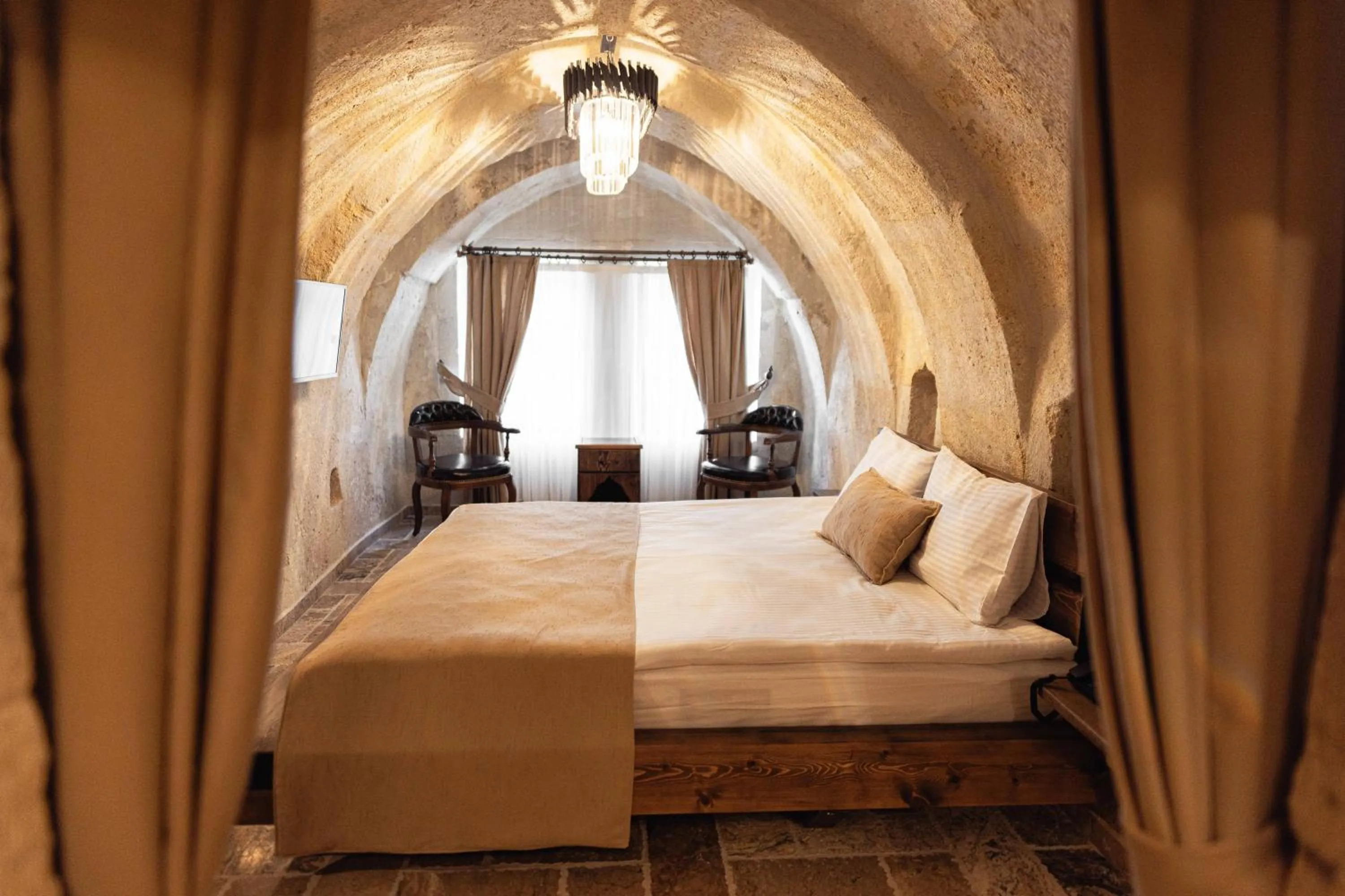 Bed in Noah's Ark Cave Hotel