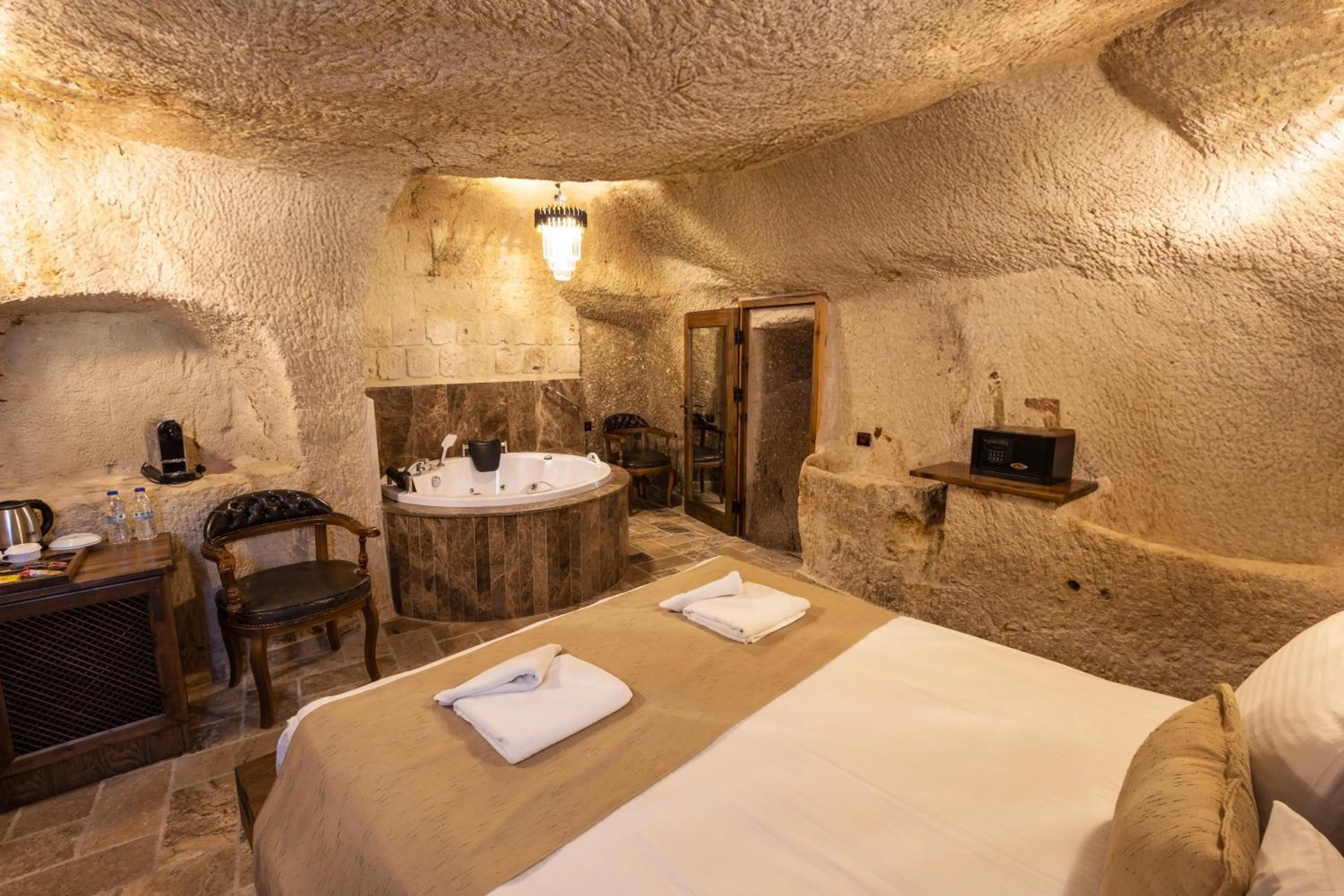 Bedroom in Noah's Ark Cave Hotel