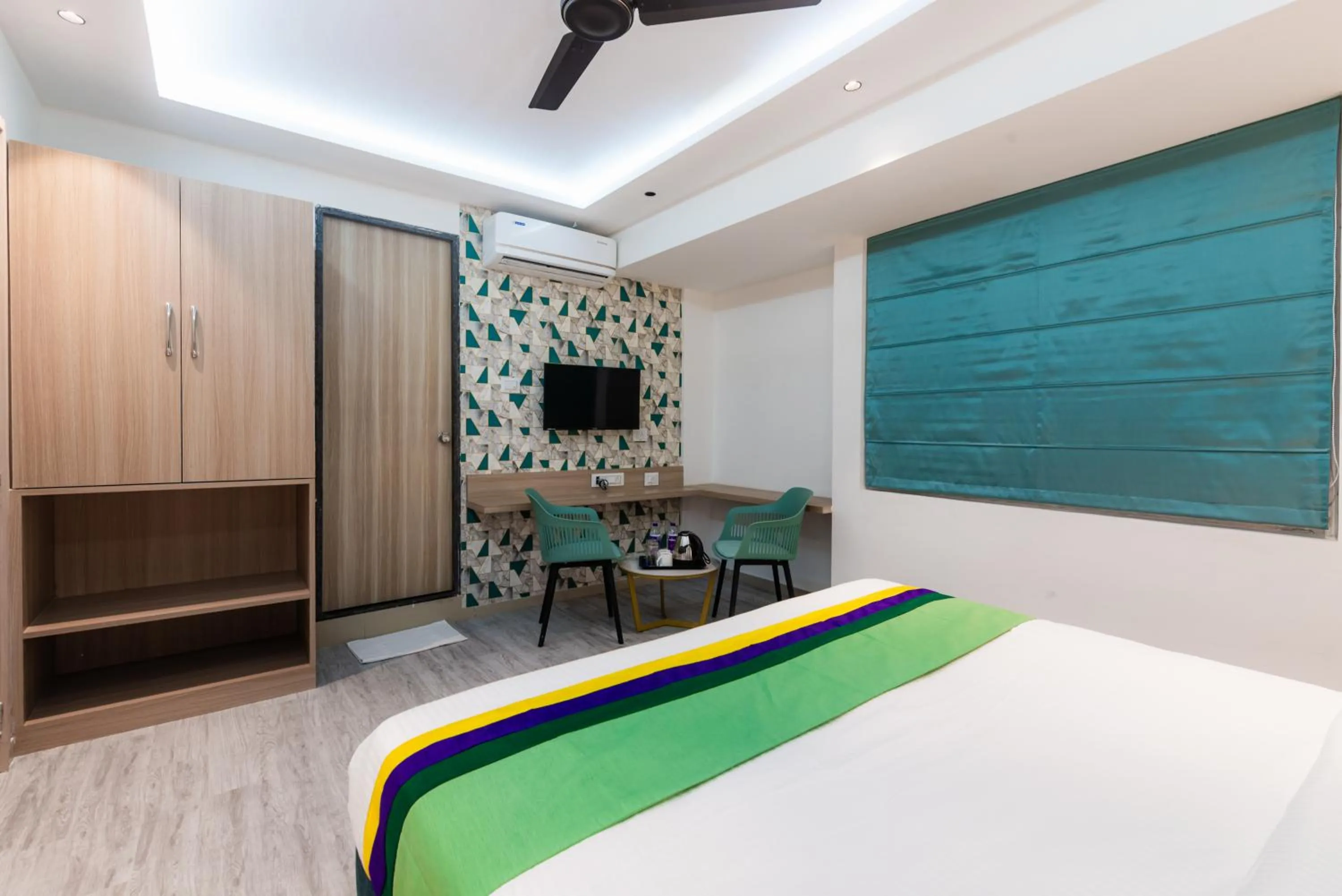 Bed in Treebo Cocostay, Hadapsar