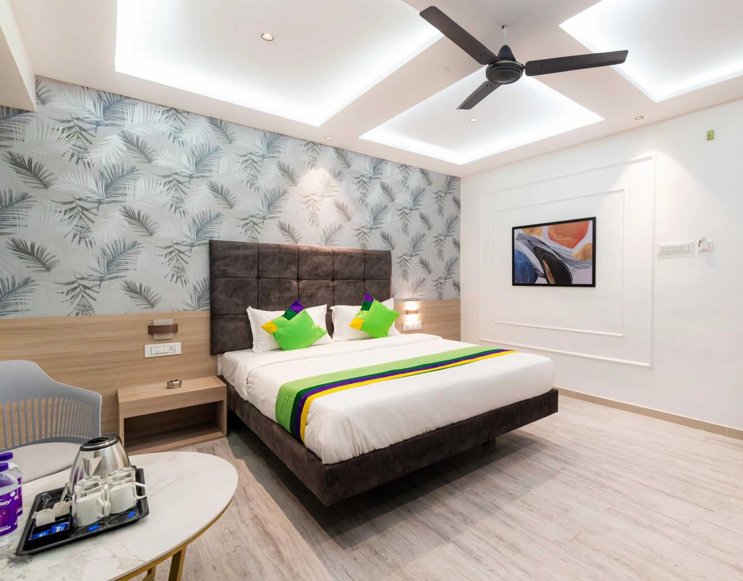 Bedroom, Bed in Treebo Cocostay, Hadapsar