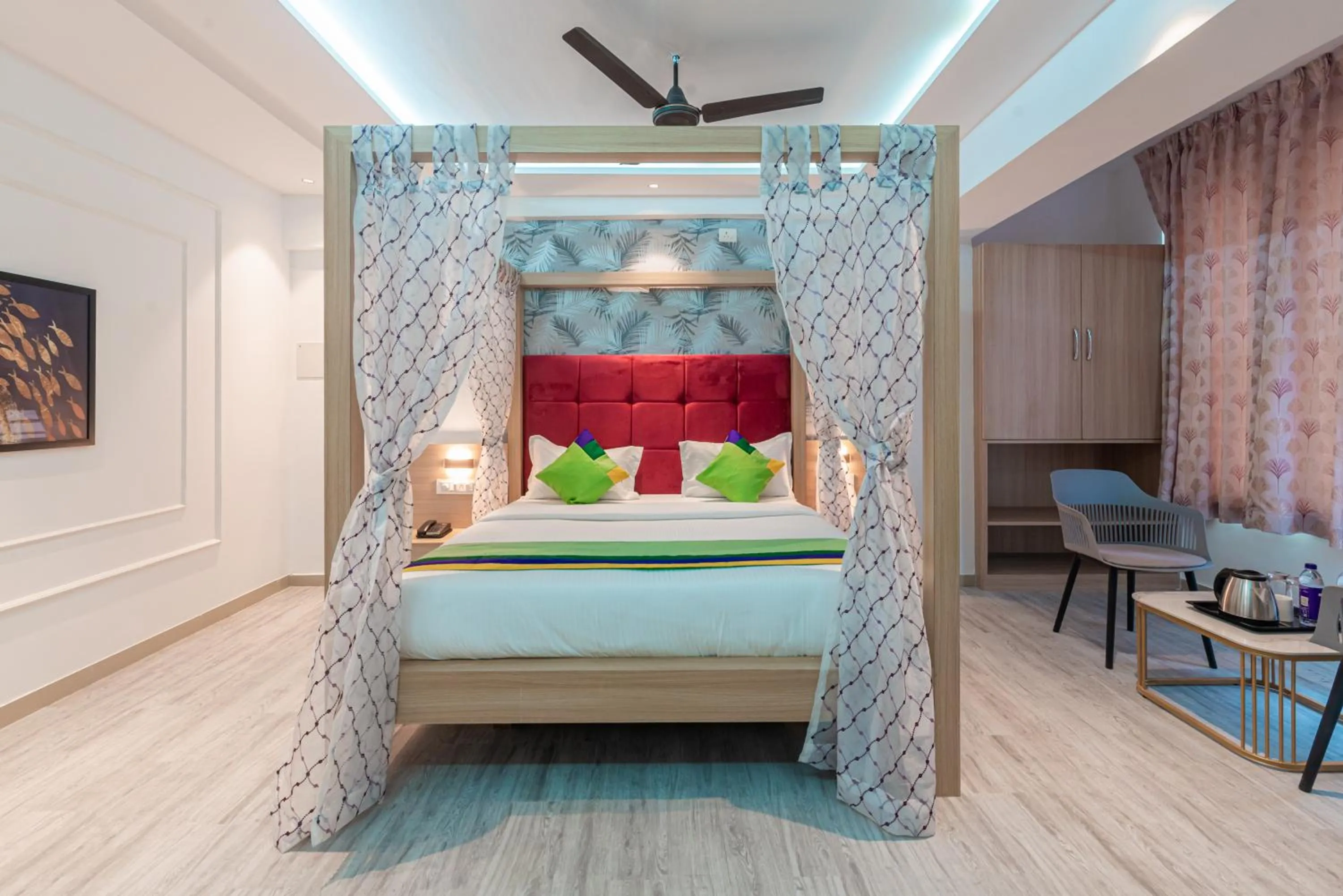 Bedroom, Bed in Treebo Cocostay, Hadapsar