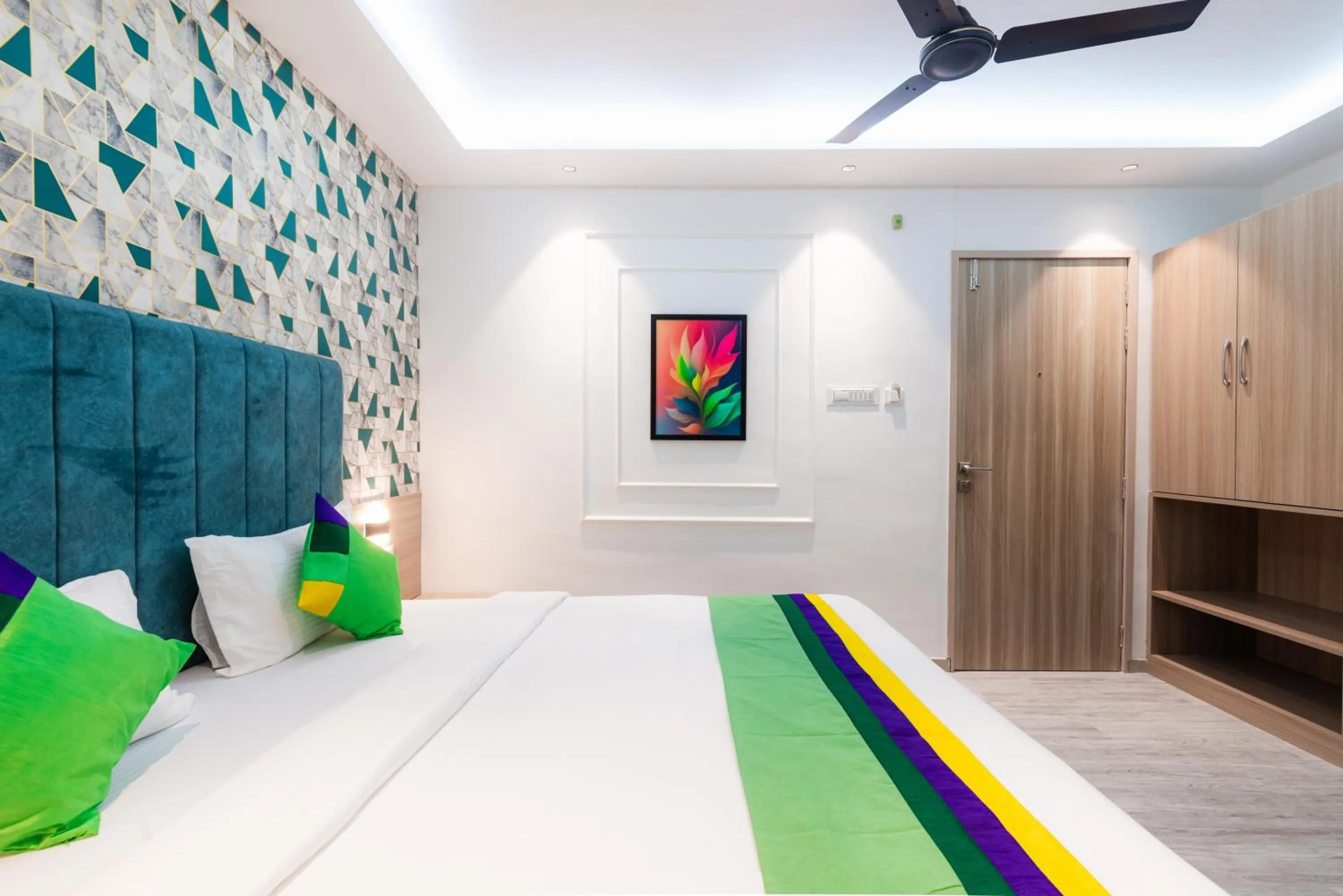 Bed in Treebo Cocostay, Hadapsar