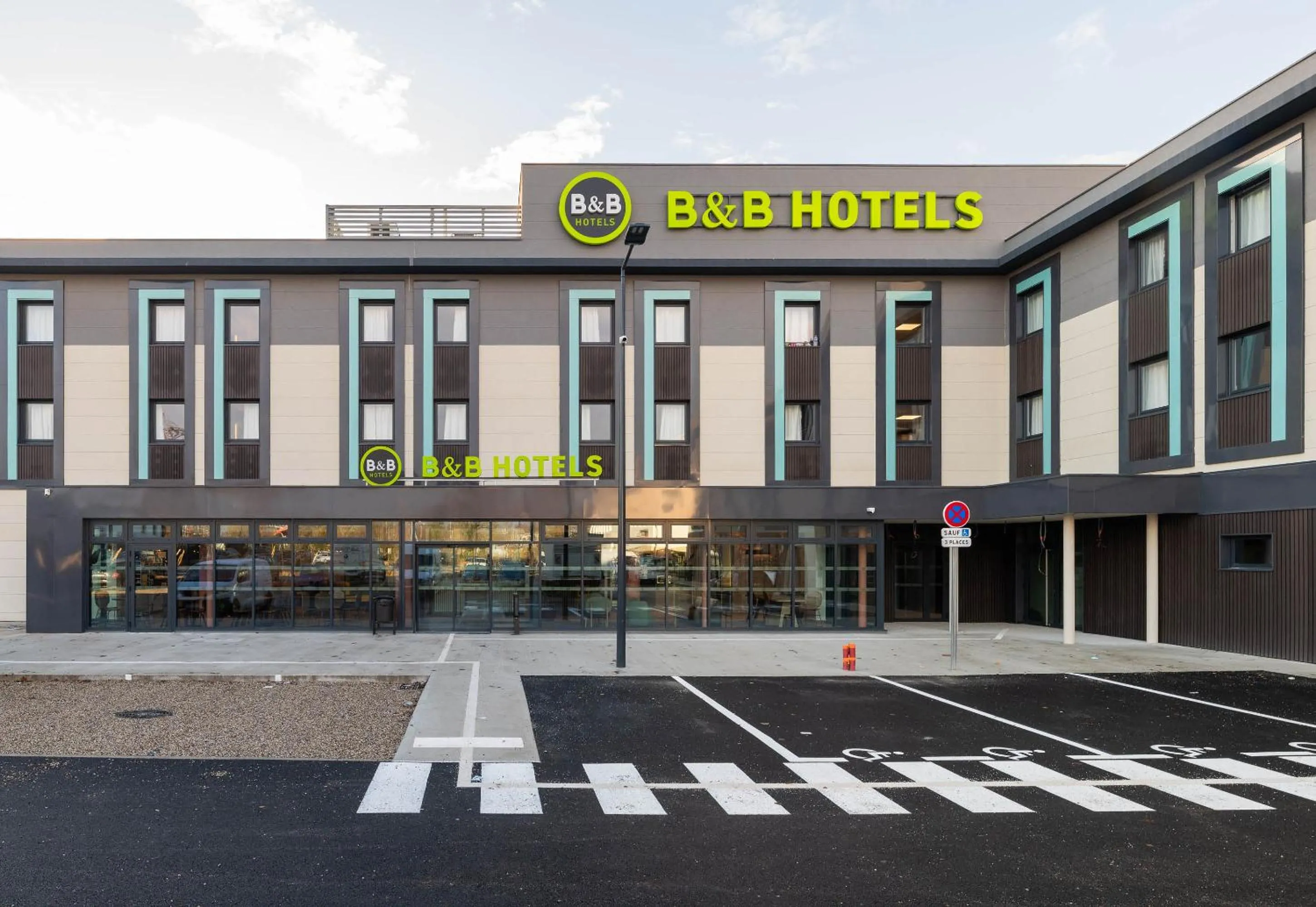 Property building in B&B HOTEL Massieux Genay