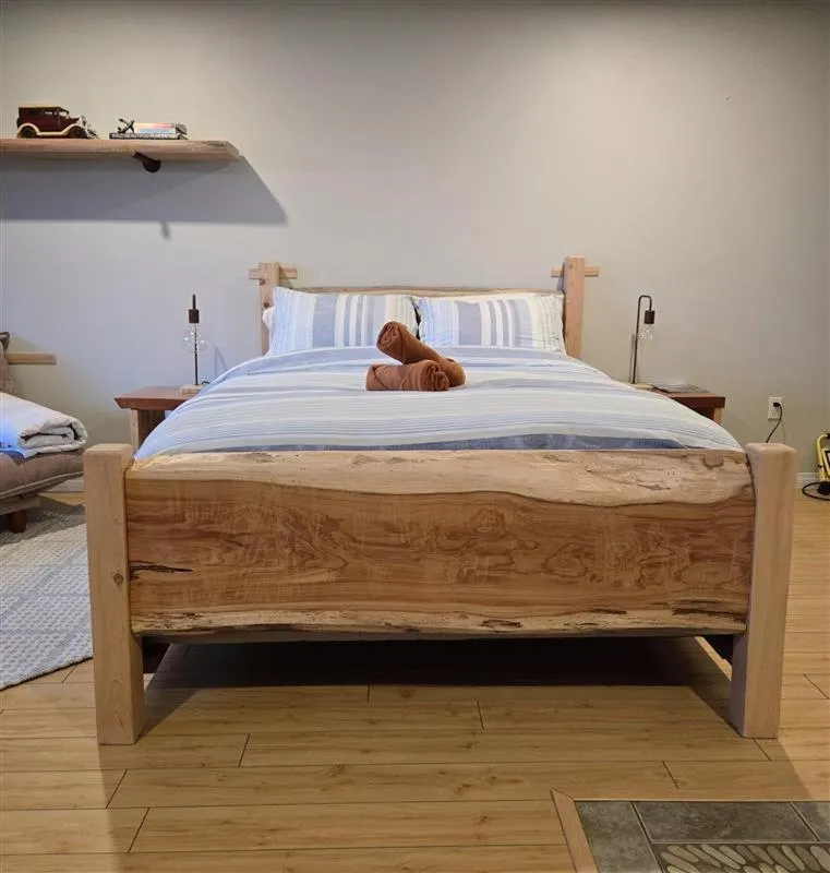 Bed in Madeira Park Oceanview Suites